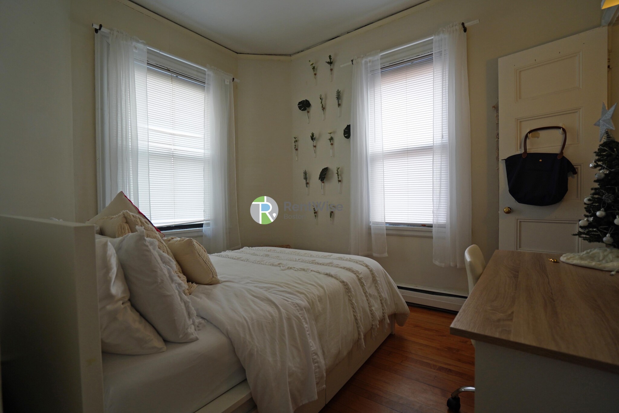 72 Gardner St, Allston