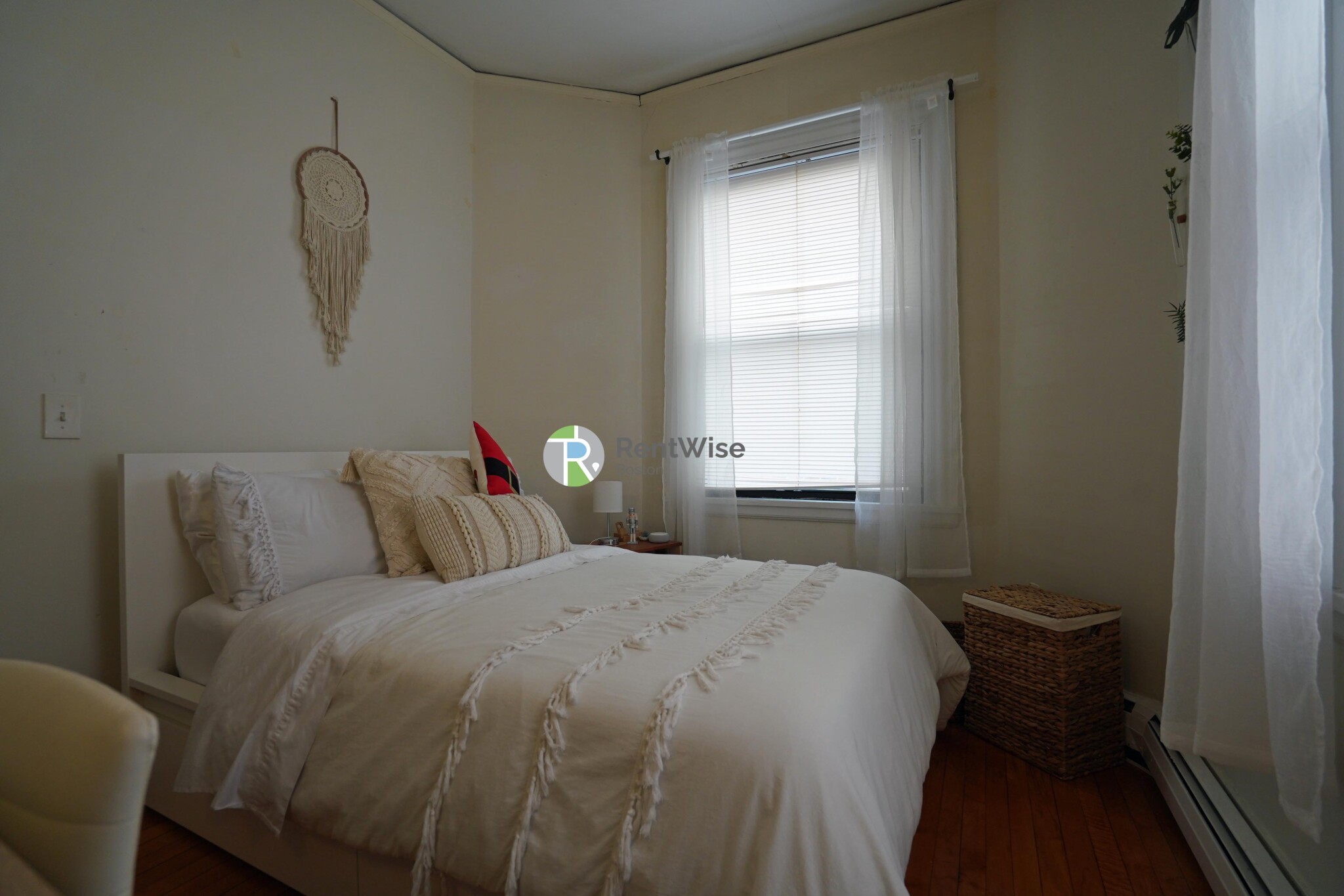 72 Gardner St, Allston