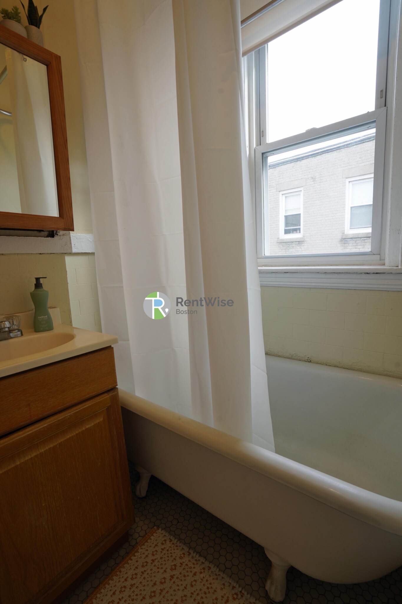 221 Kelton, Brighton