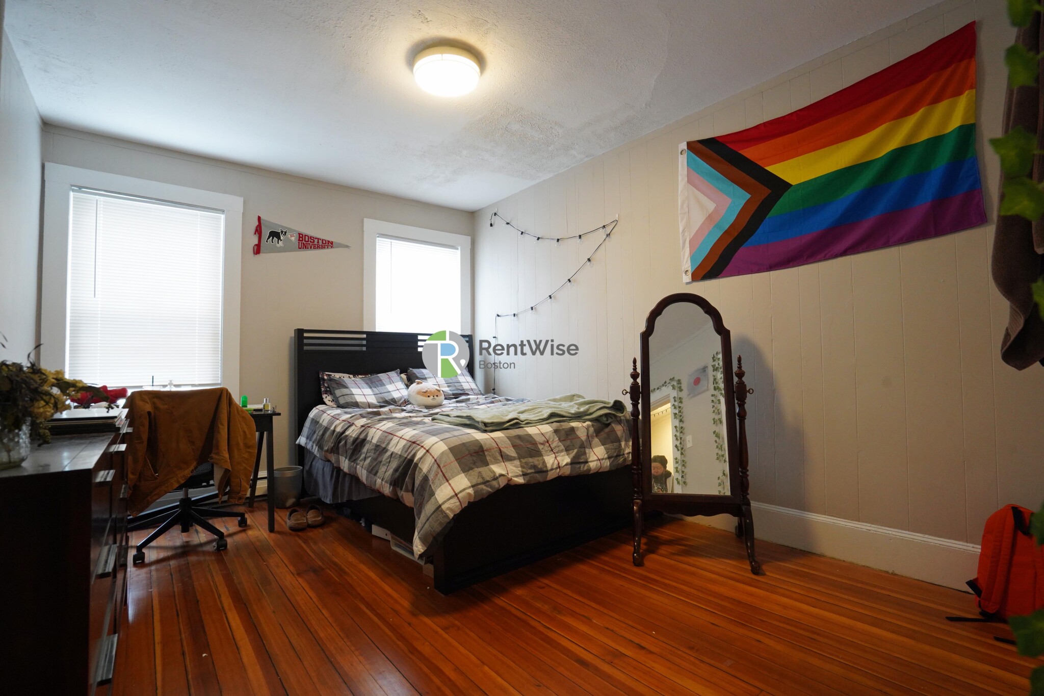 4 Ashford Ct, Allston