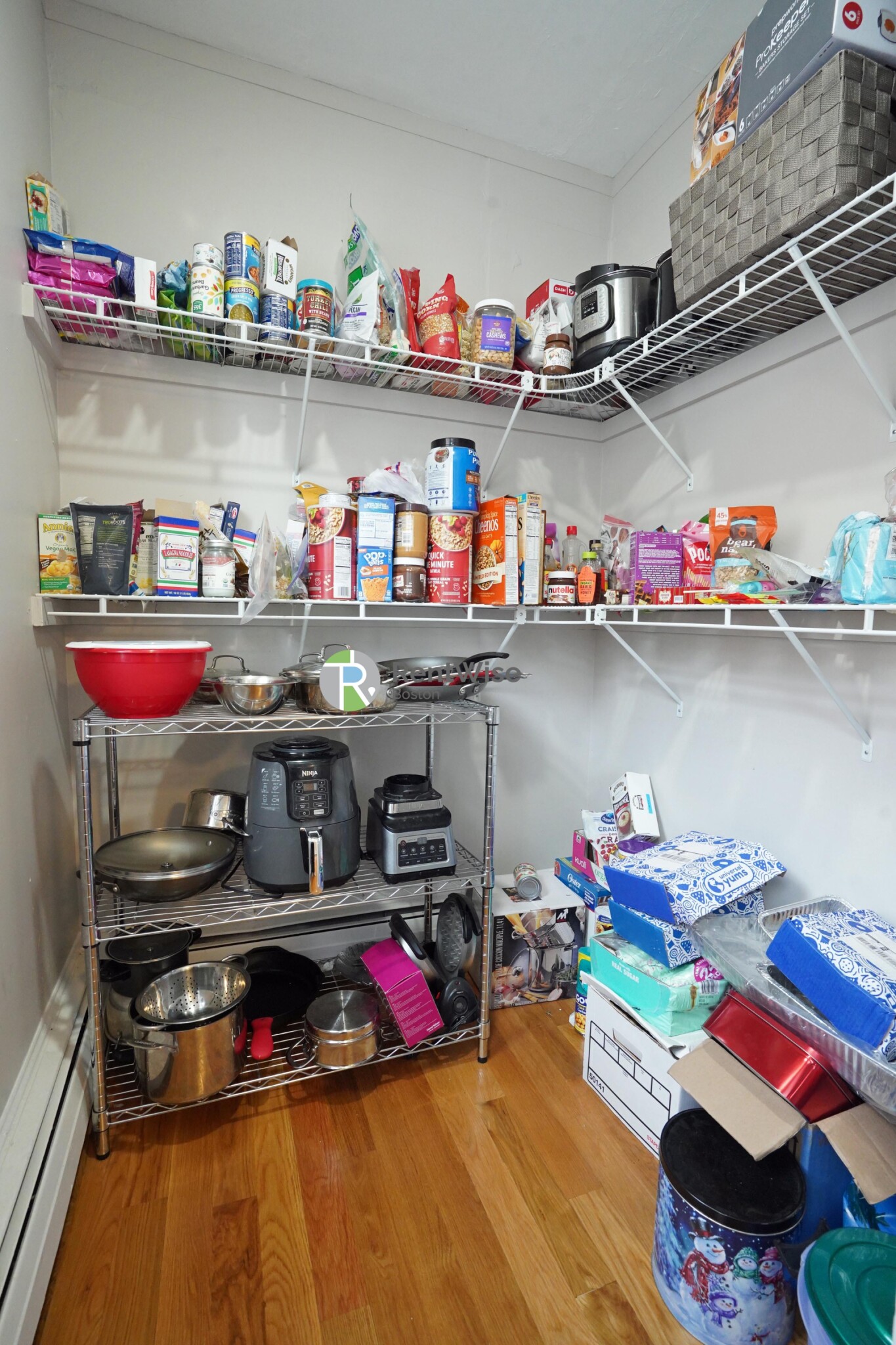 4 Ashford Ct, Allston