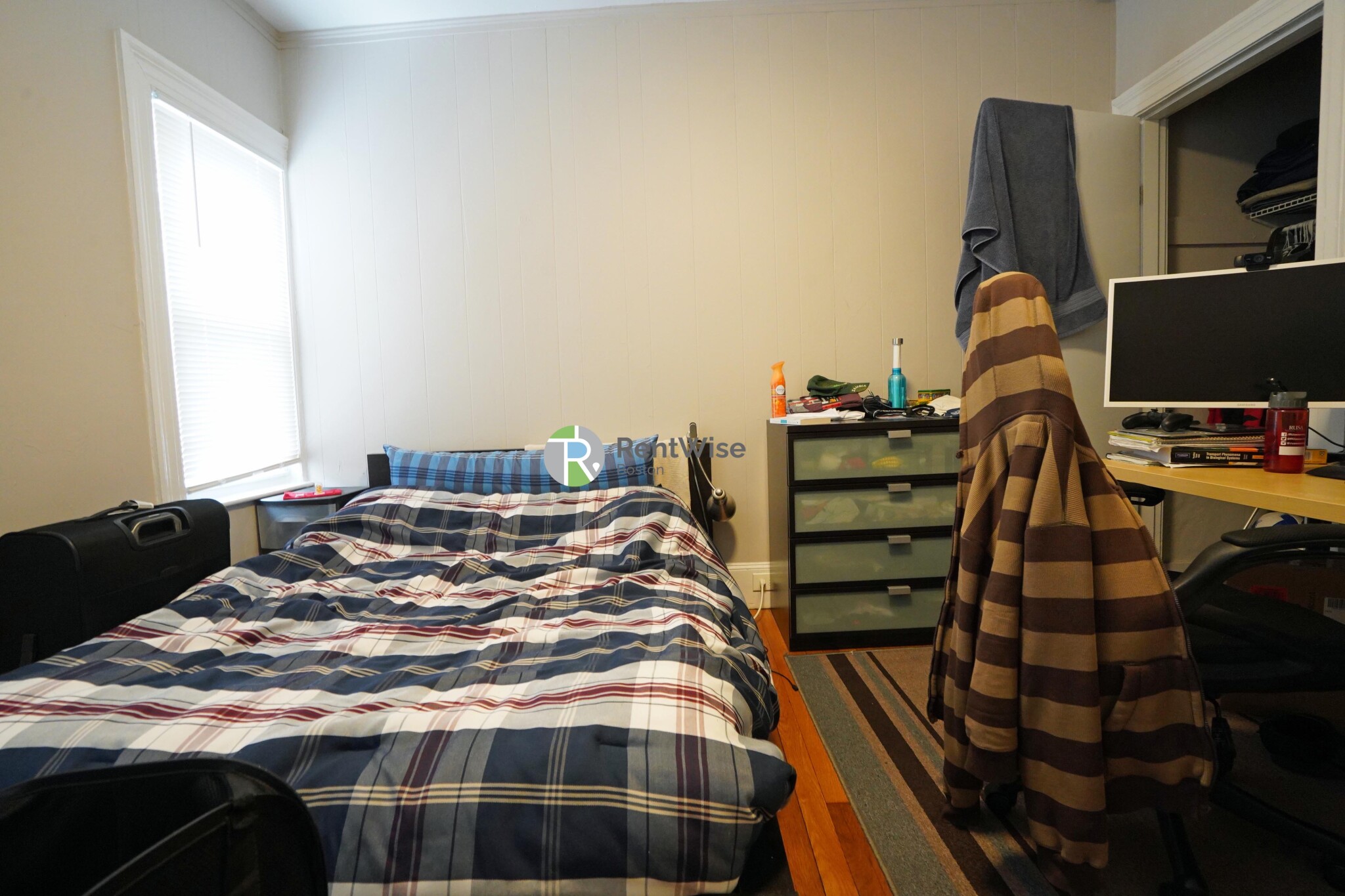 4 Ashford Ct, Allston