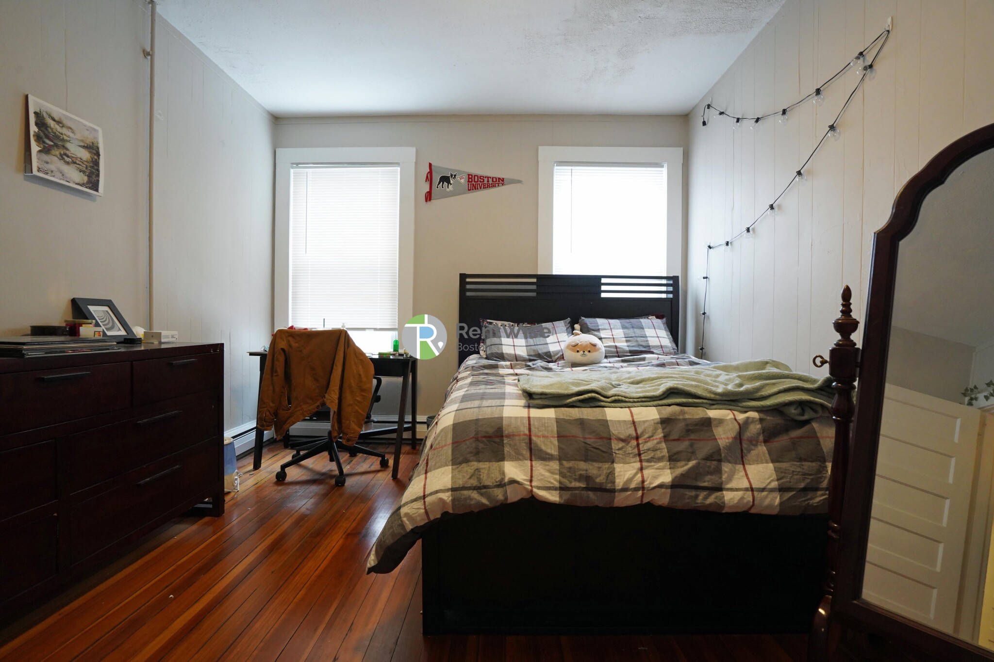 4 Ashford Ct, Allston