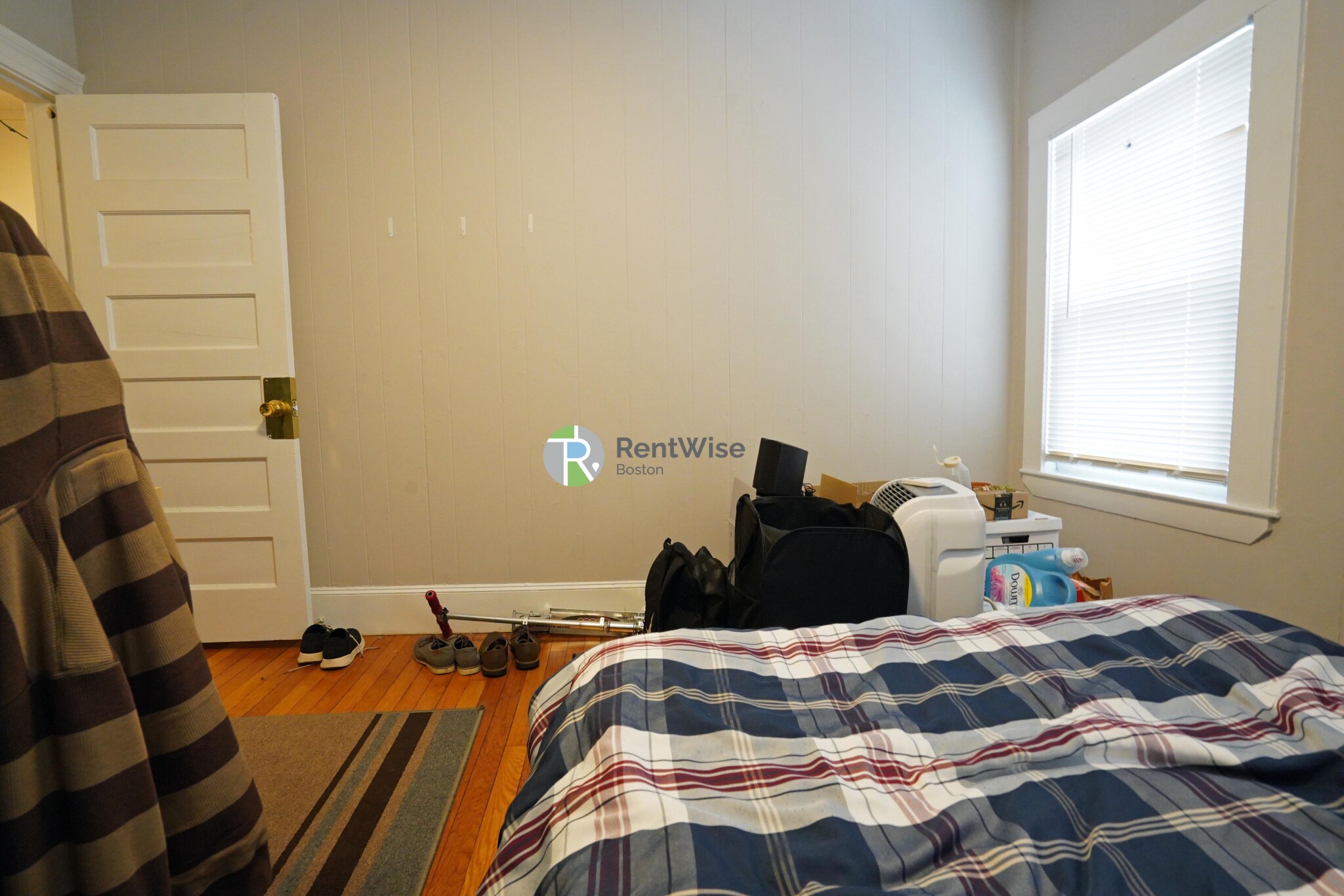 4 Ashford Ct, Allston