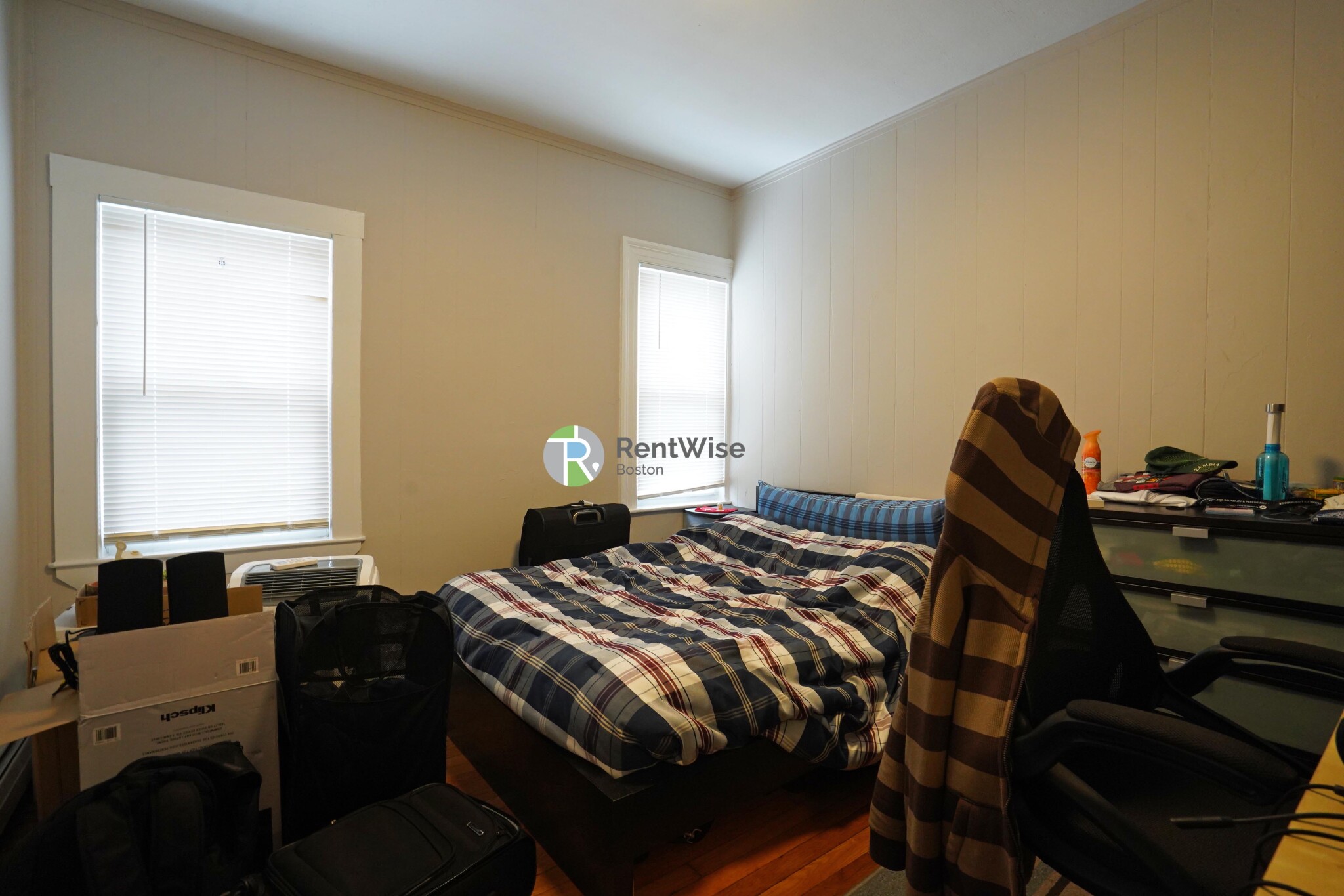 4 Ashford Ct, Allston