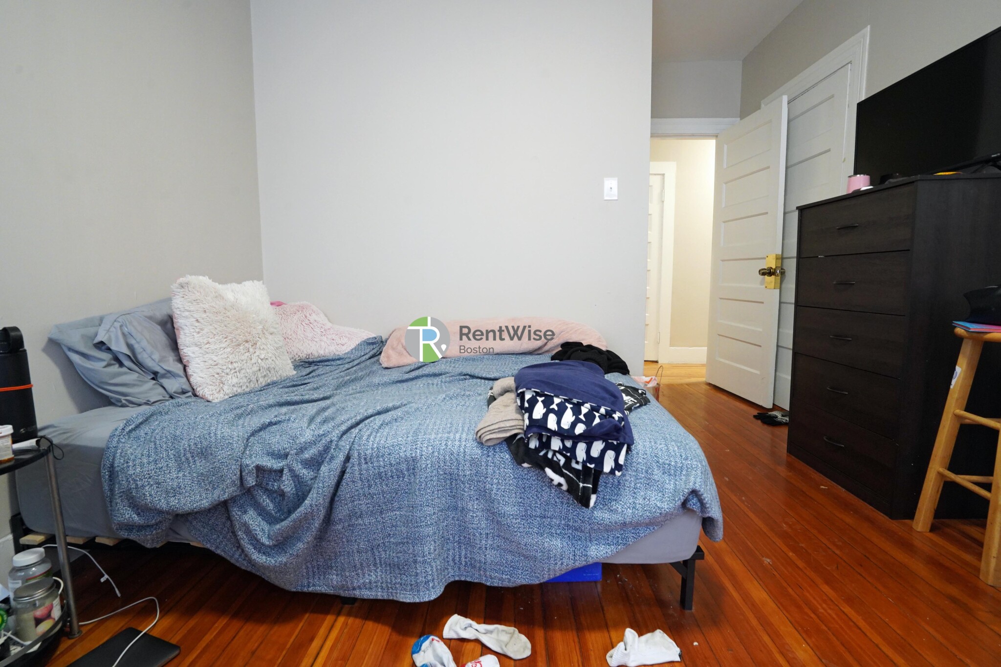 4 Ashford Ct, Allston