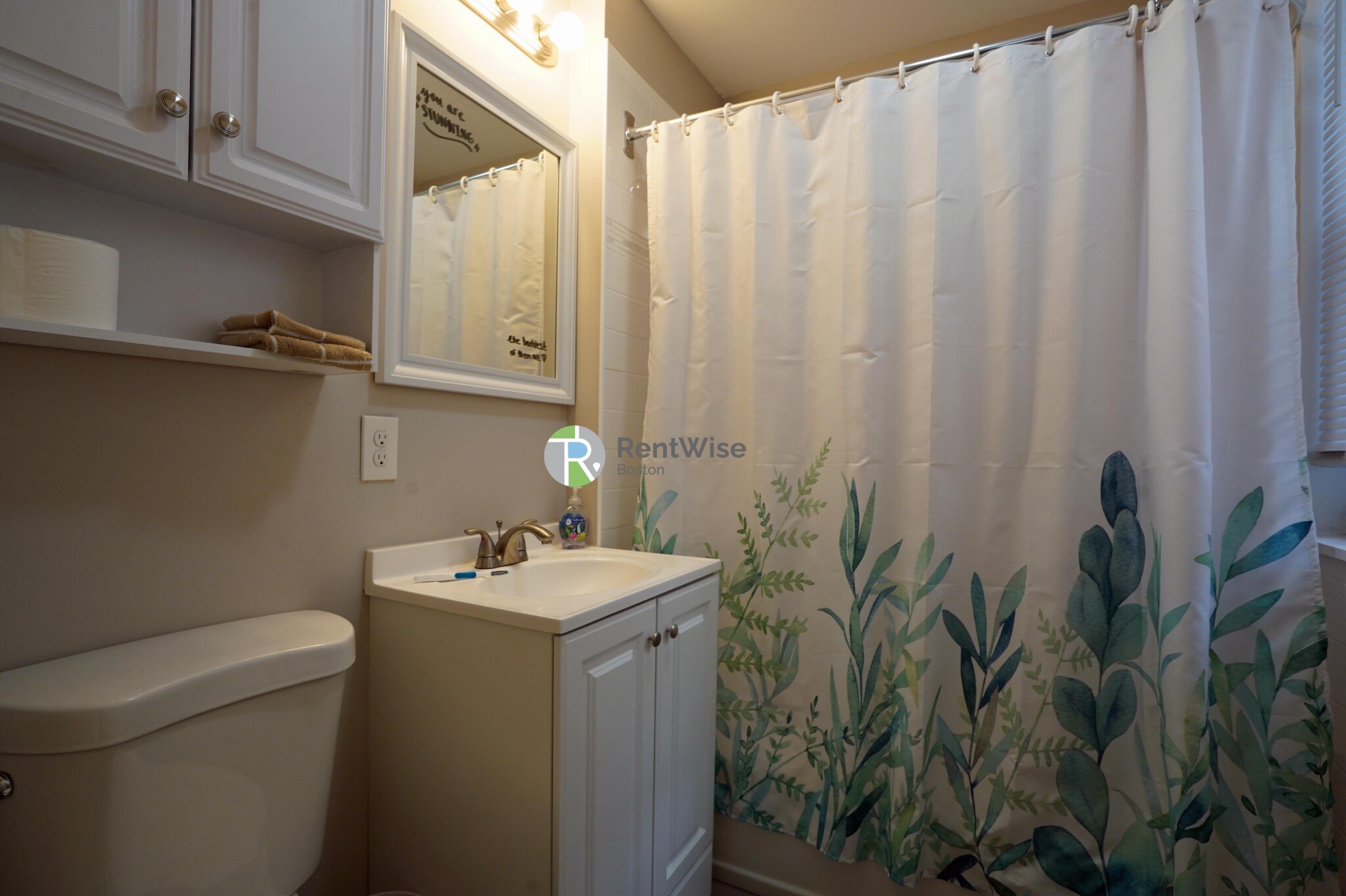 4 Ashford Ct, Allston