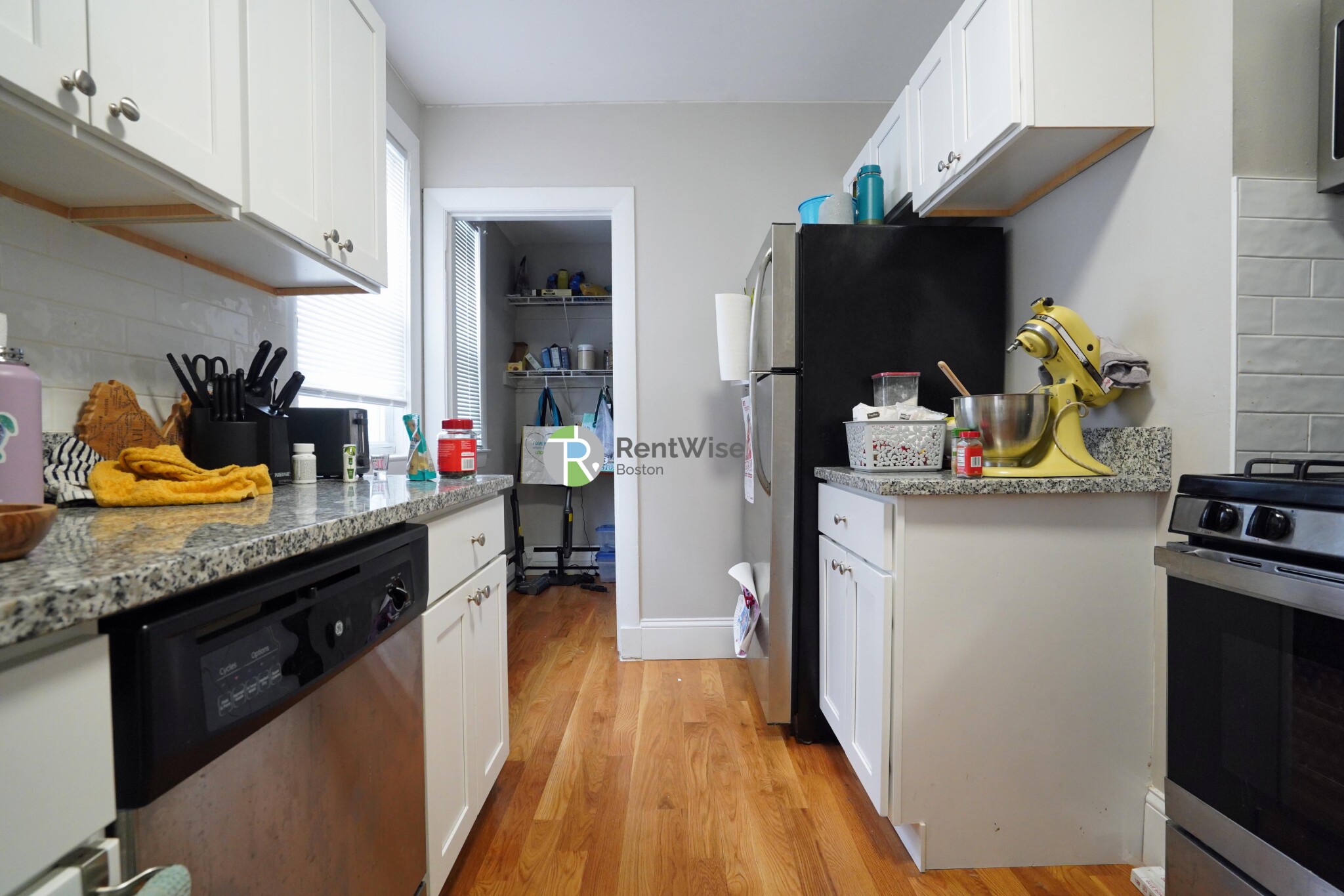 4 Ashford Ct, Allston