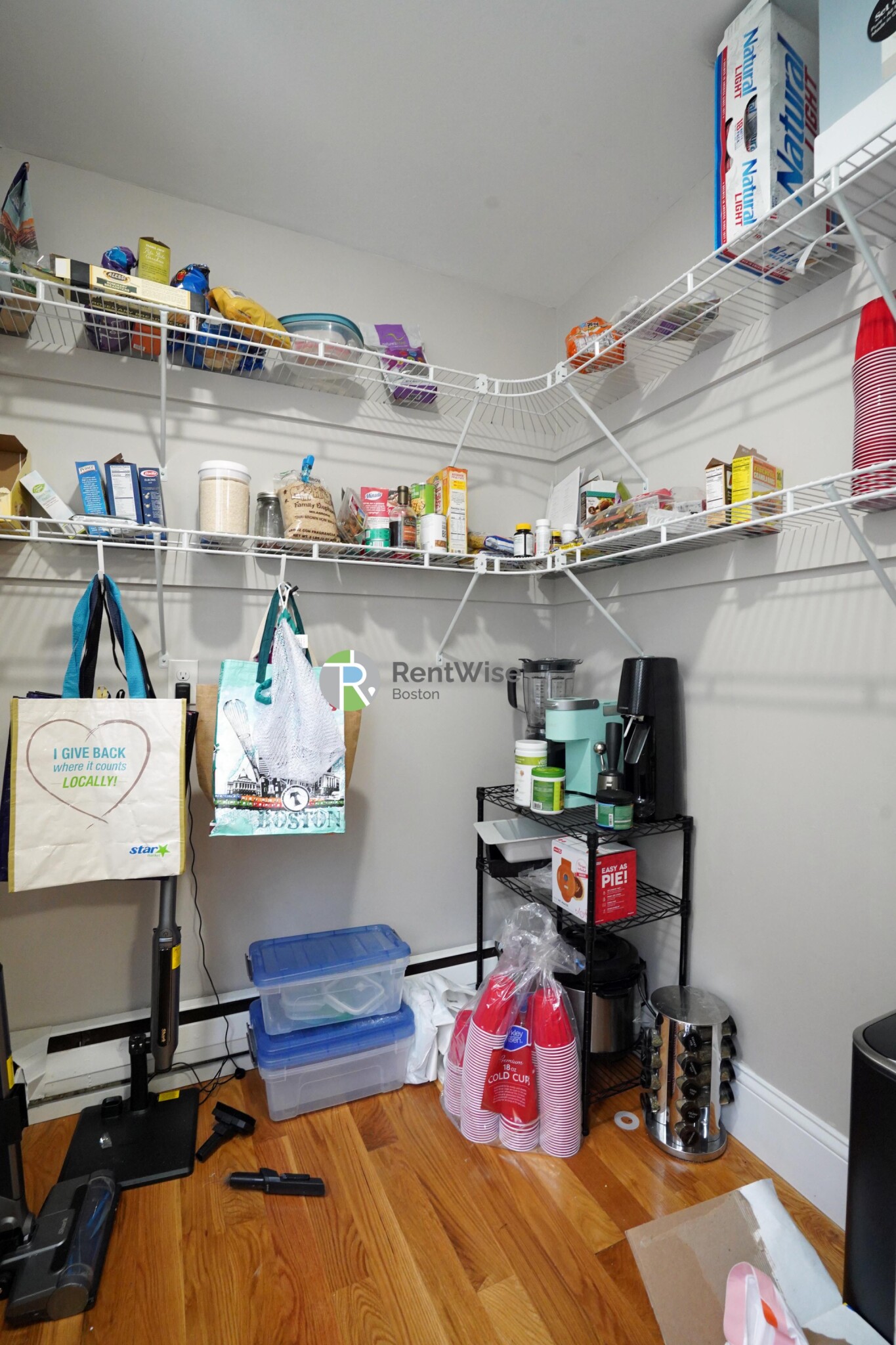 4 Ashford Ct, Allston