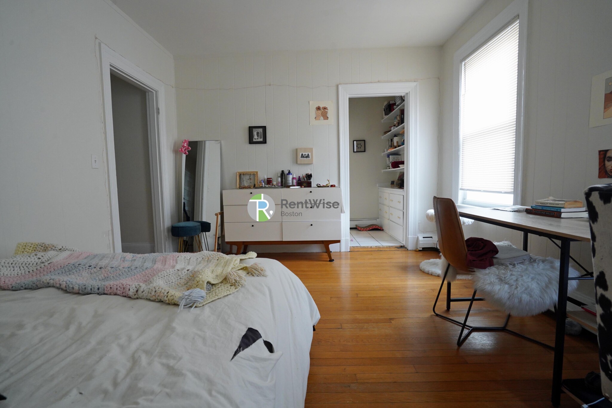 1 Ashford Ct, Allston