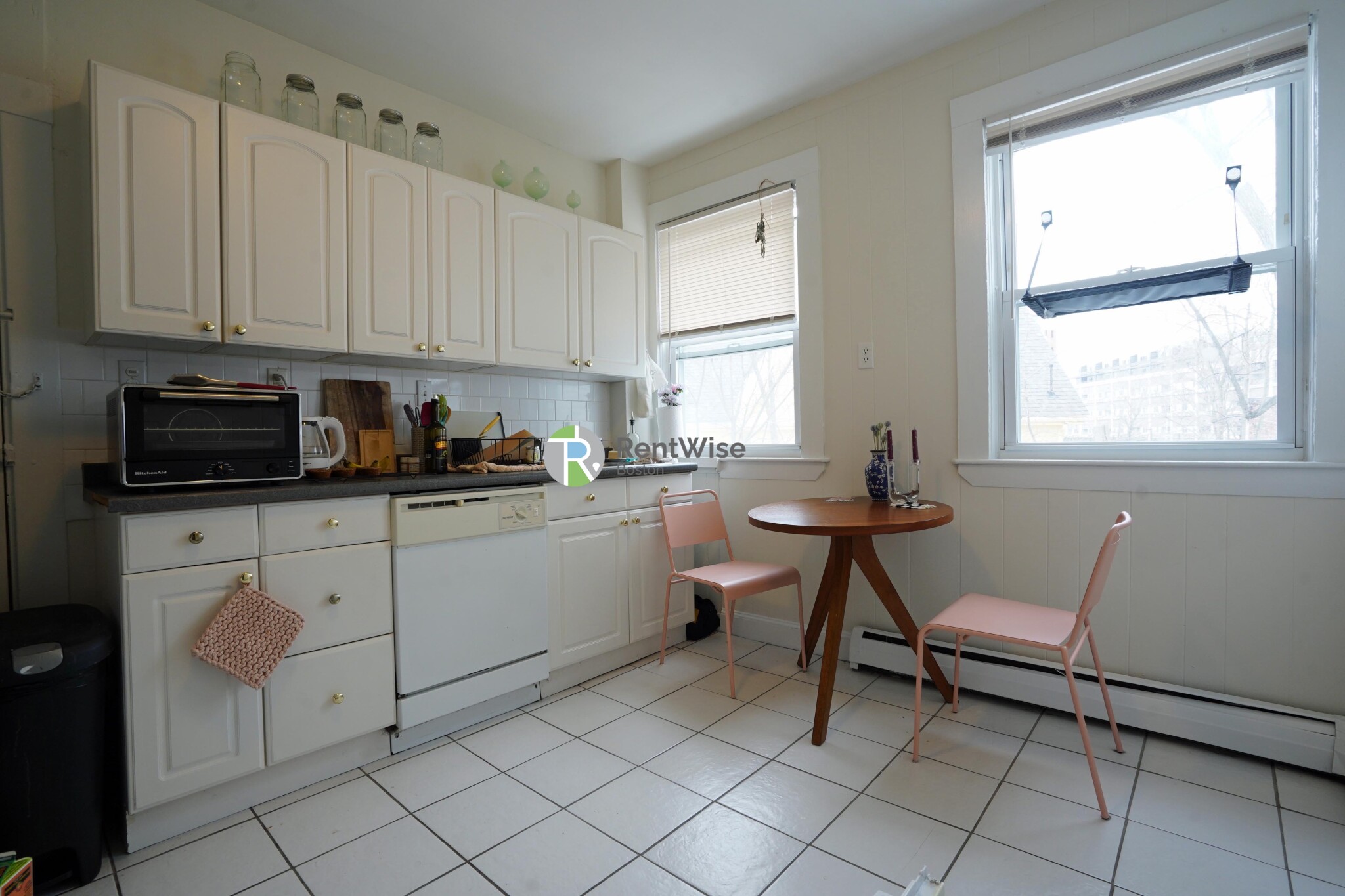 1 Ashford Ct, Allston