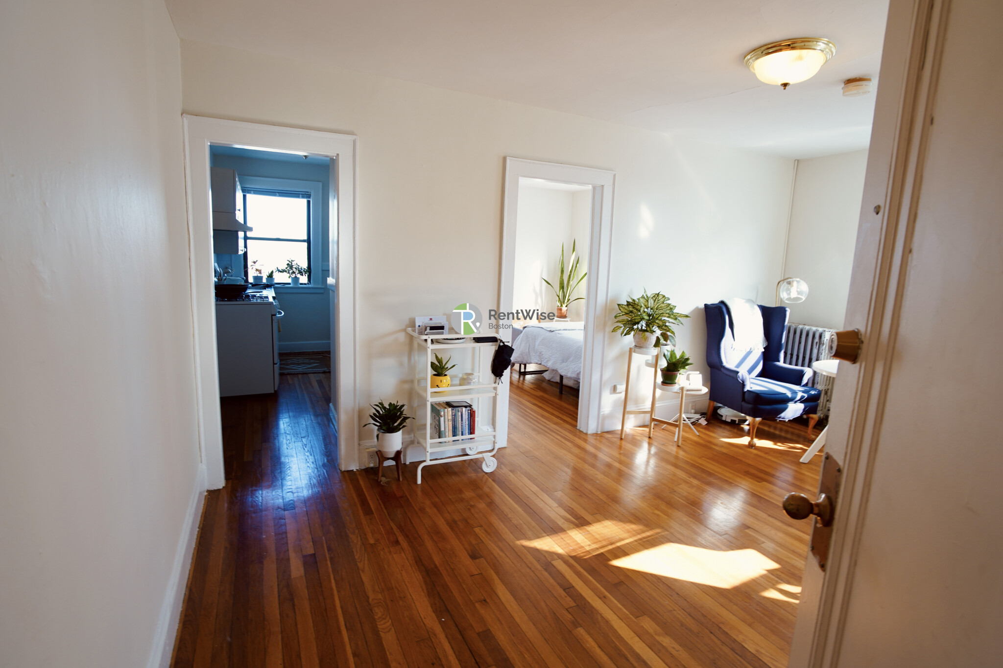 433A Broadway, Somerville, MA - 2,495 USD/ month