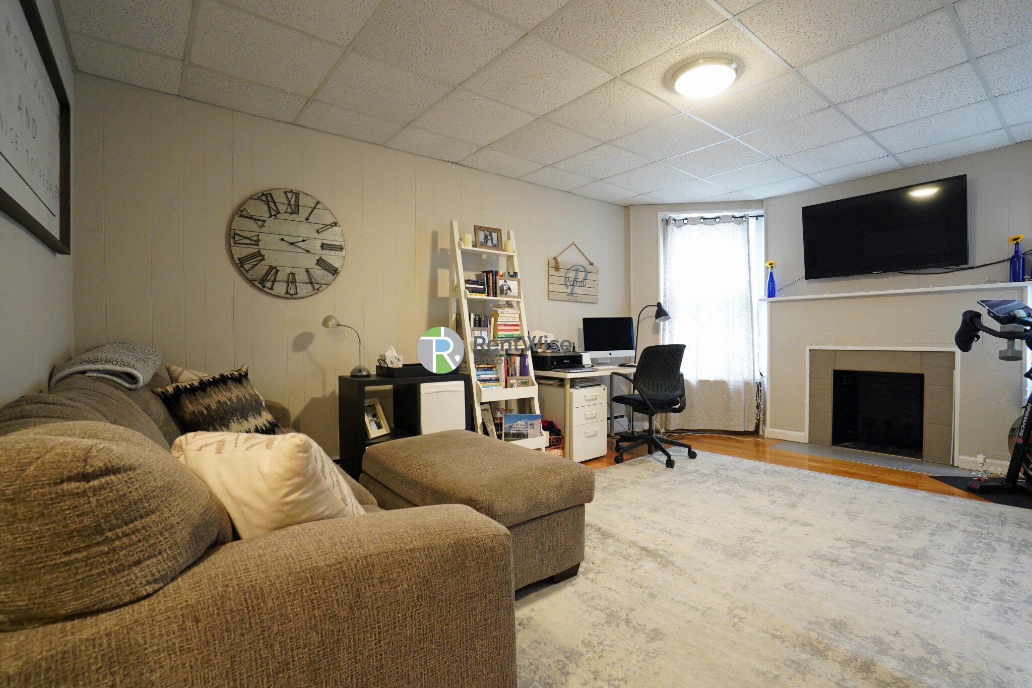 1055 Beacon St, Longwood