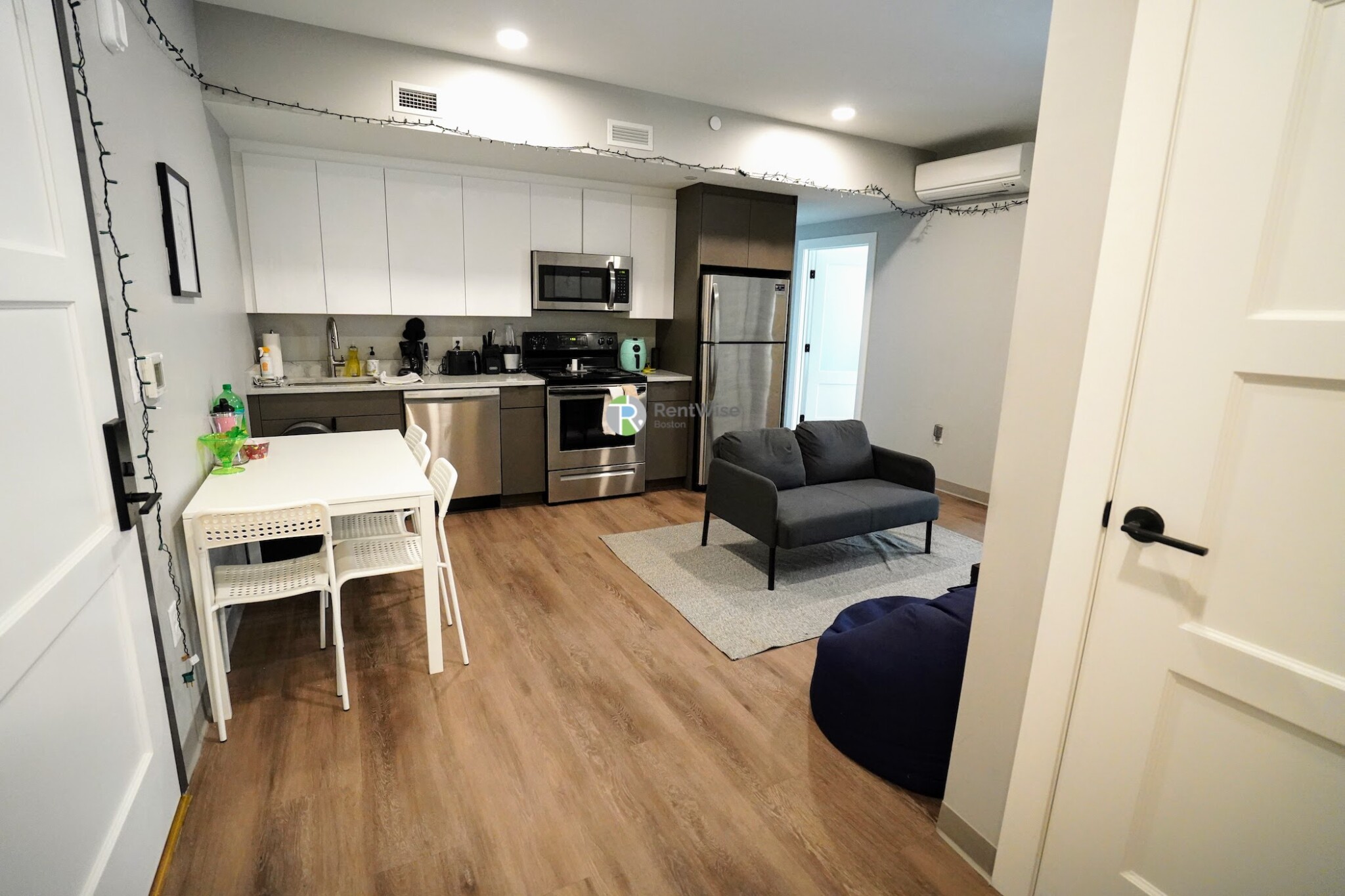 100 Hemenway St, Fenway