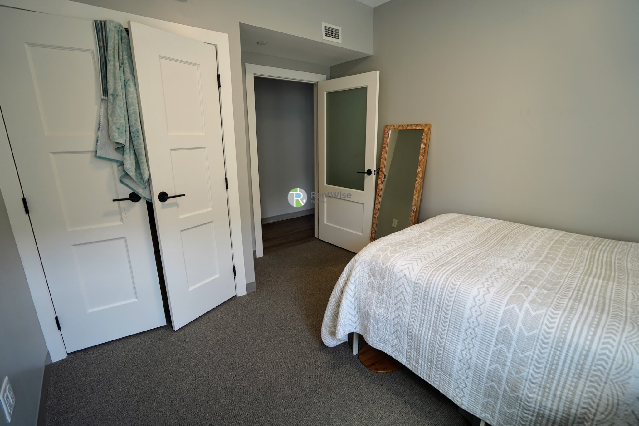 100 Hemenway St, Fenway