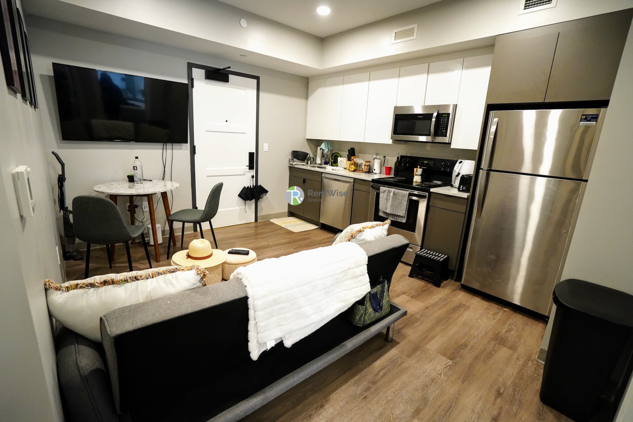 100 Hemenway St, Fenway