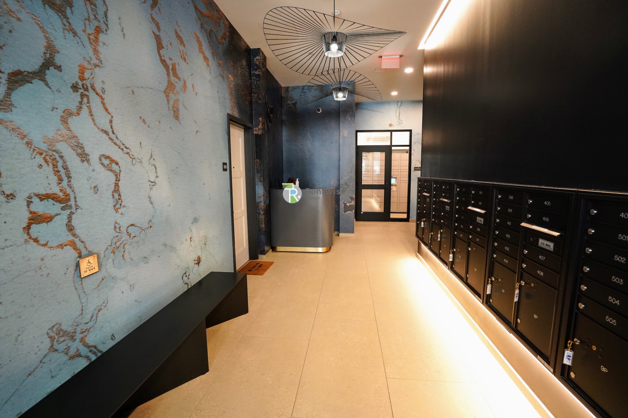 100 Hemenway St, Fenway