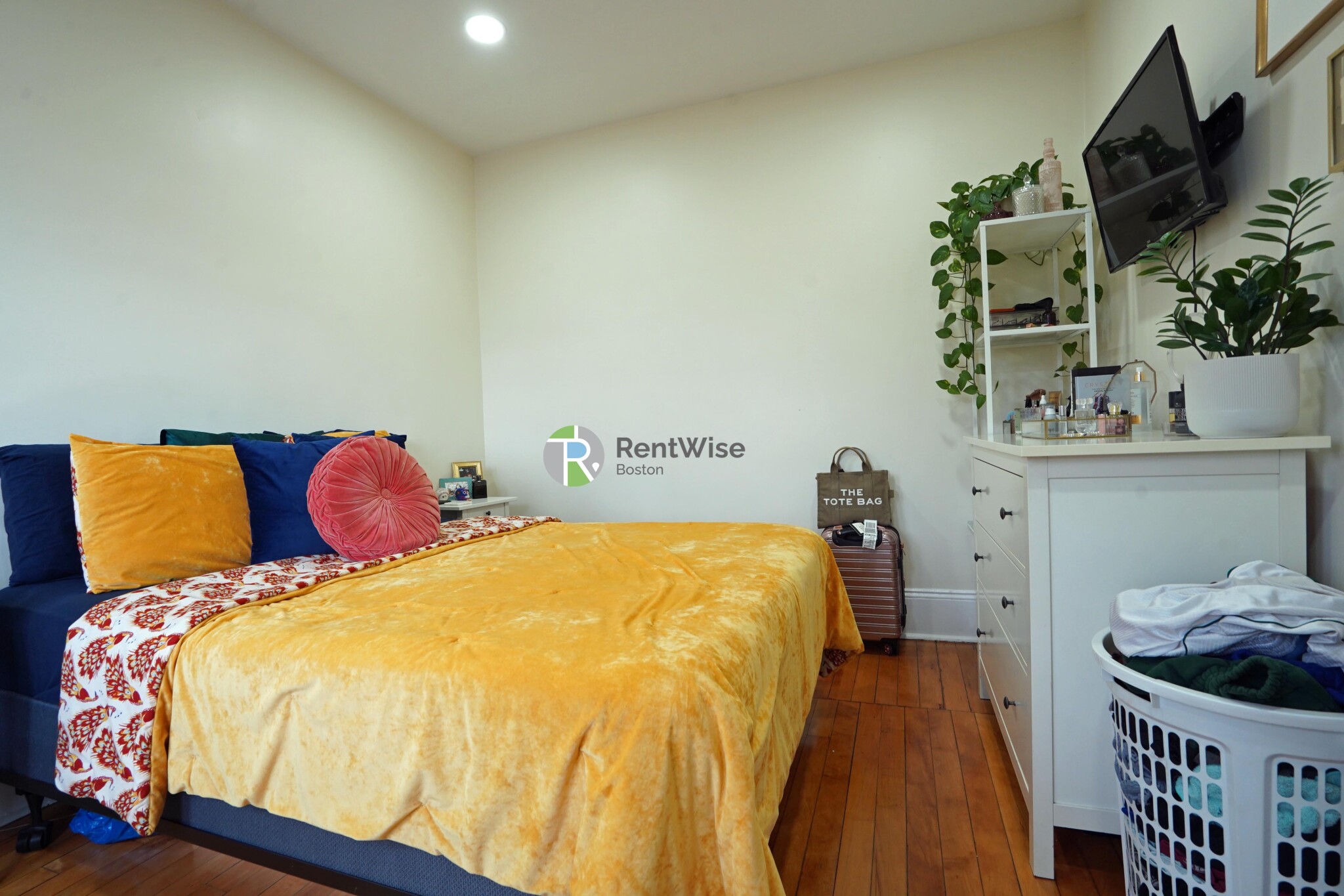 1218 Commonwealth Ave, Allston