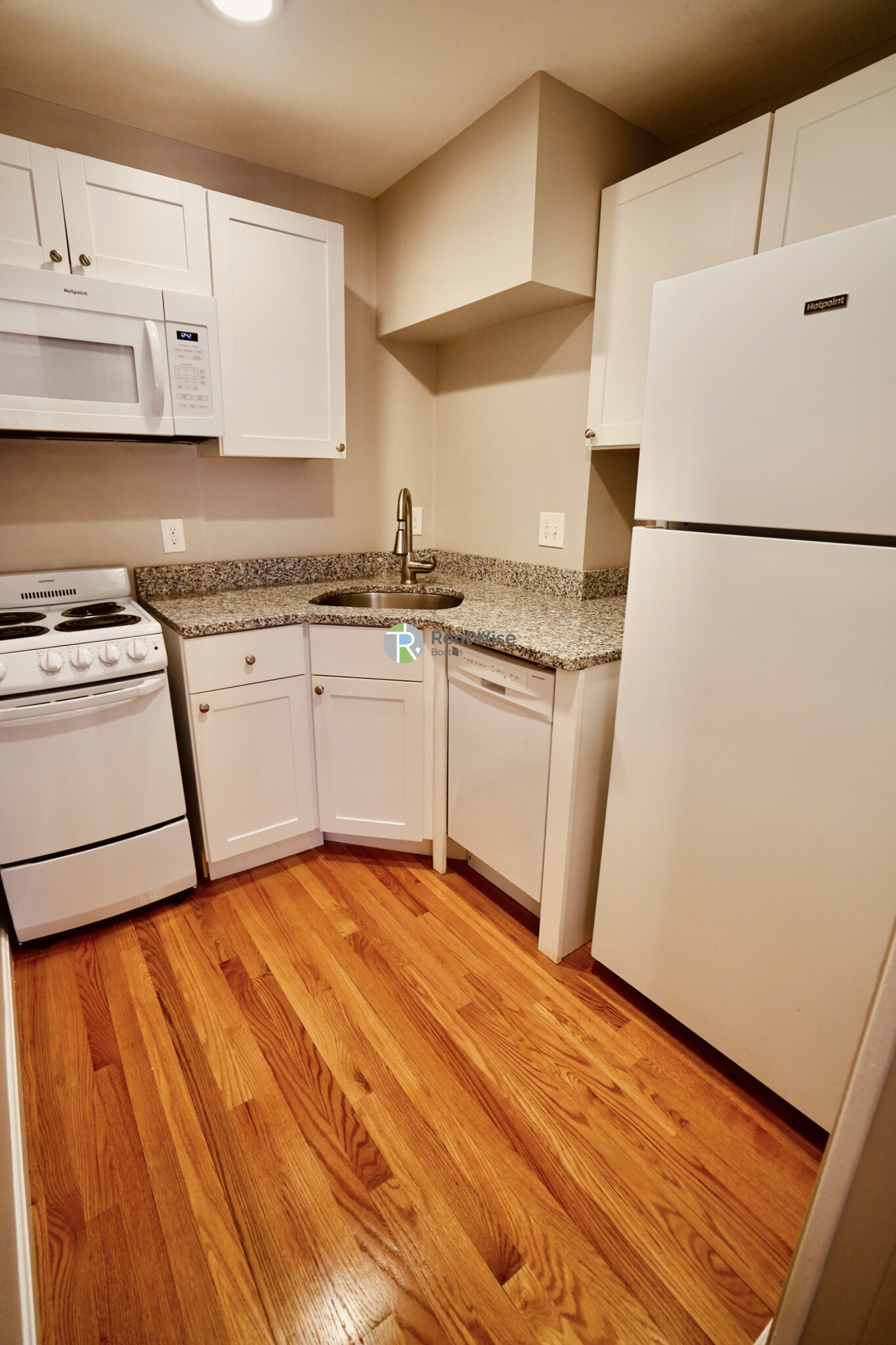 1055 Beacon St, Coolidge Corner