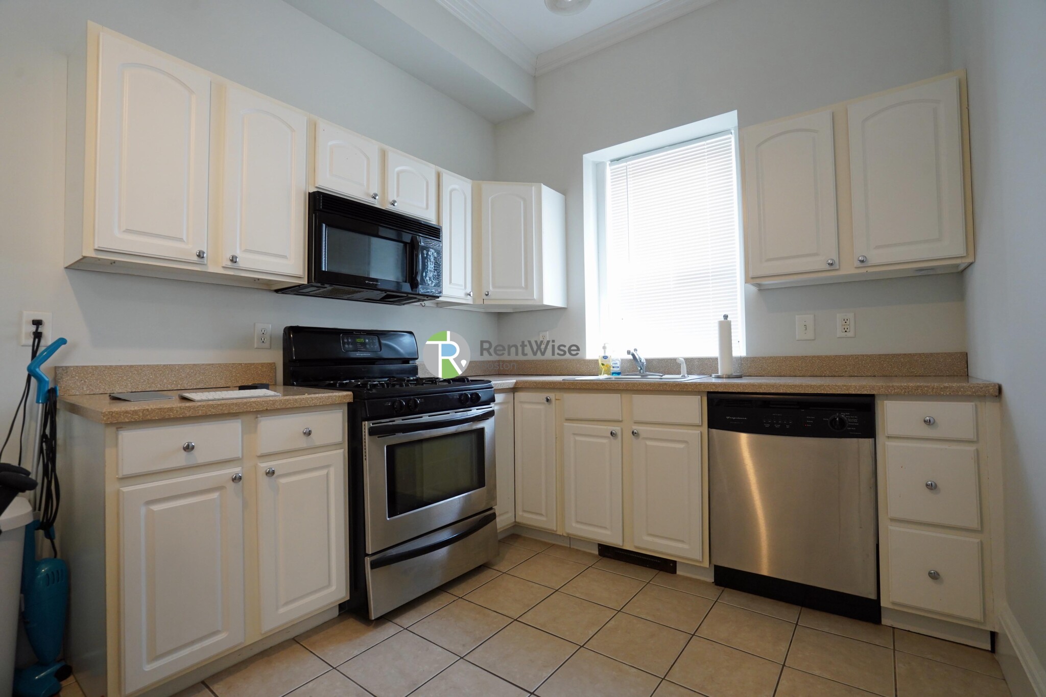 722 East 6th St, South Boston