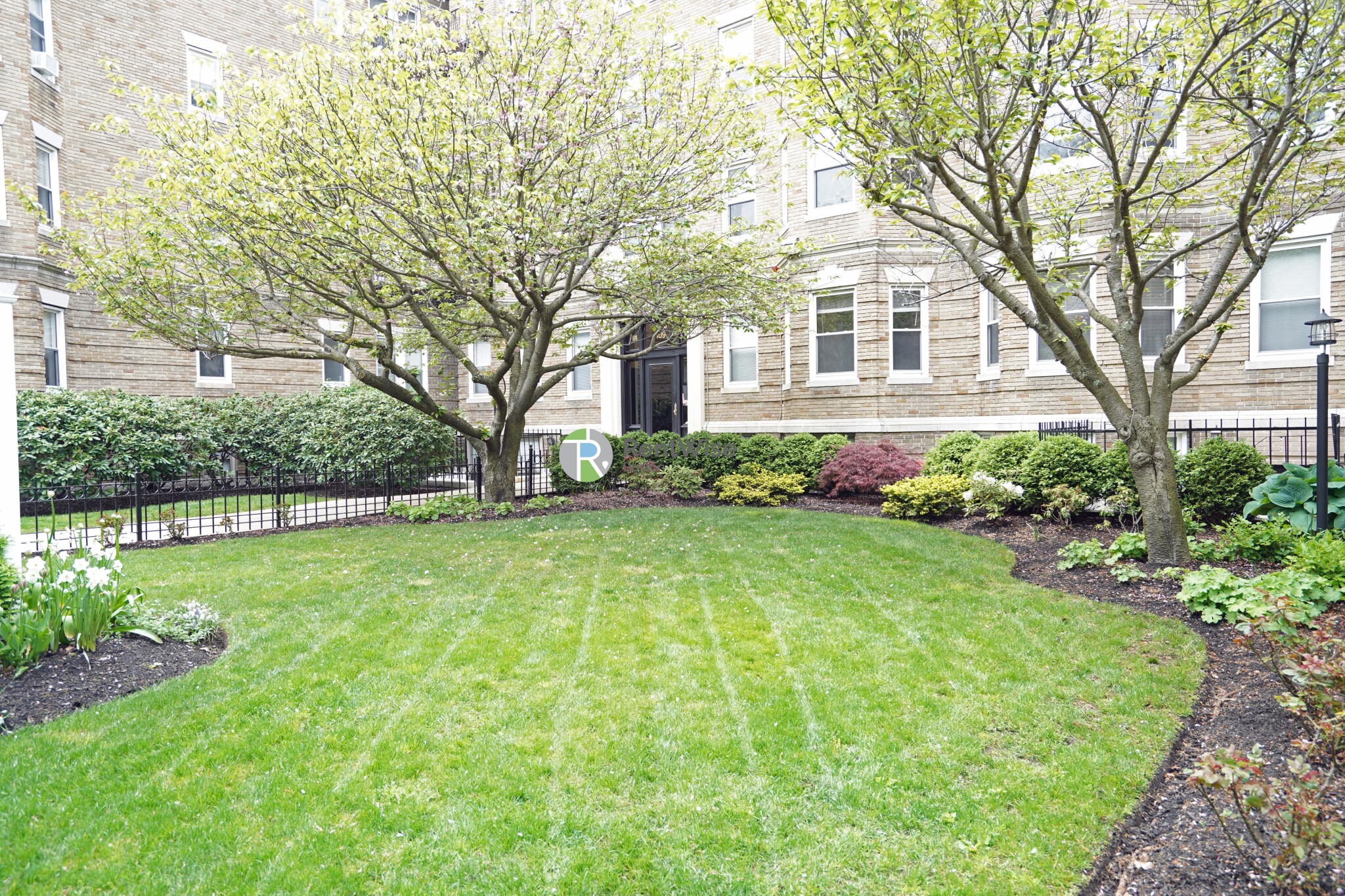 107 Queensberry St, Fenway