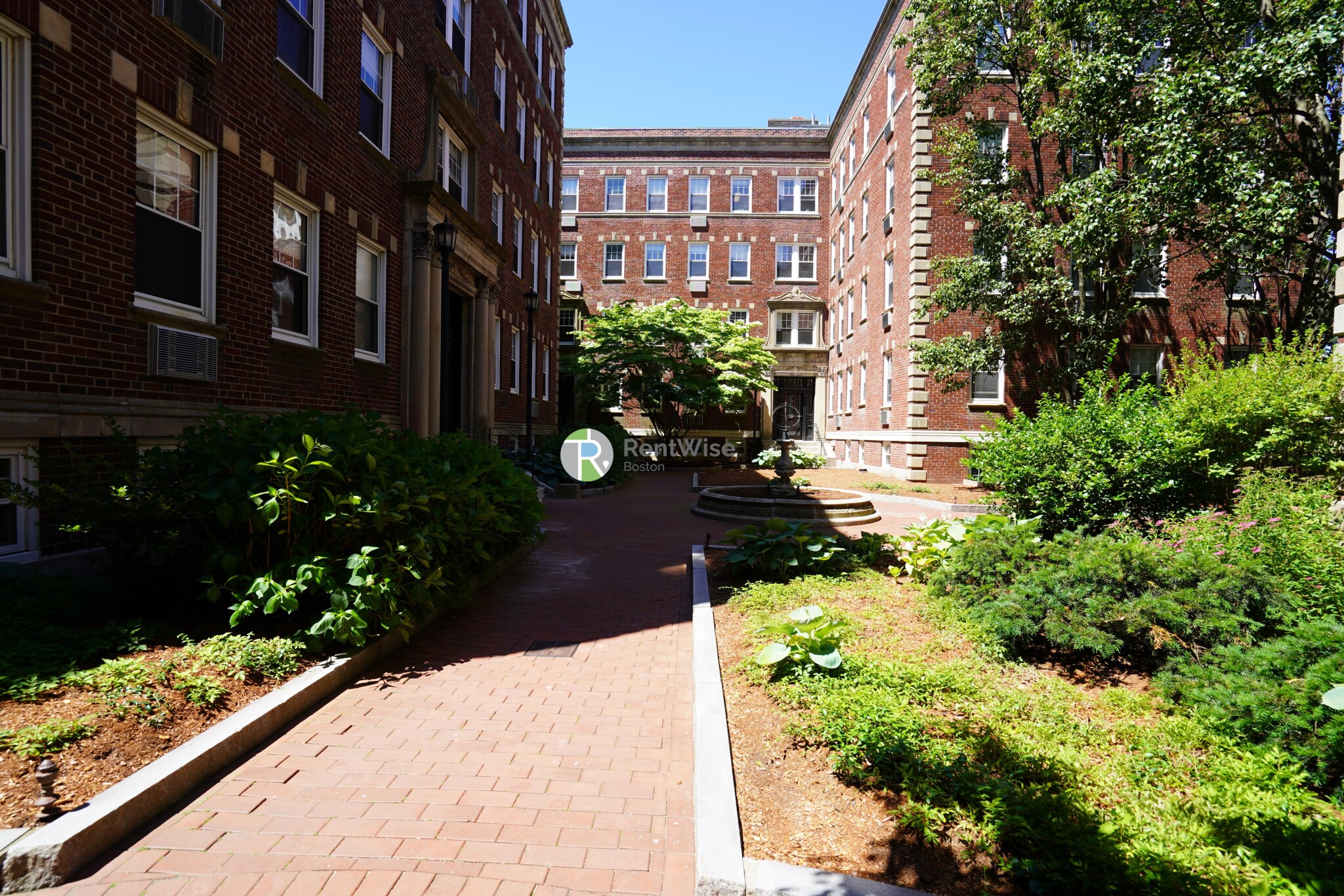 22 Chauncy St, Neighborhood Nine