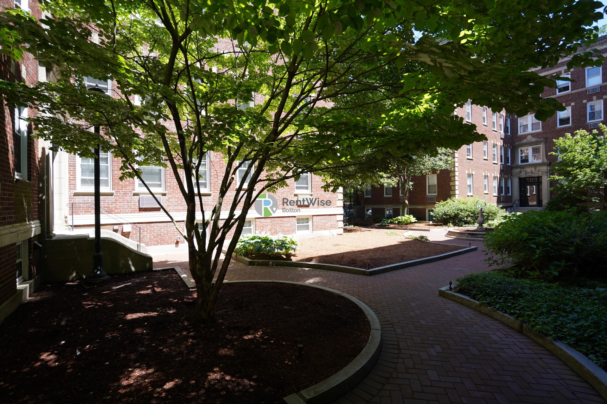 22 Chauncy St, Neighborhood Nine