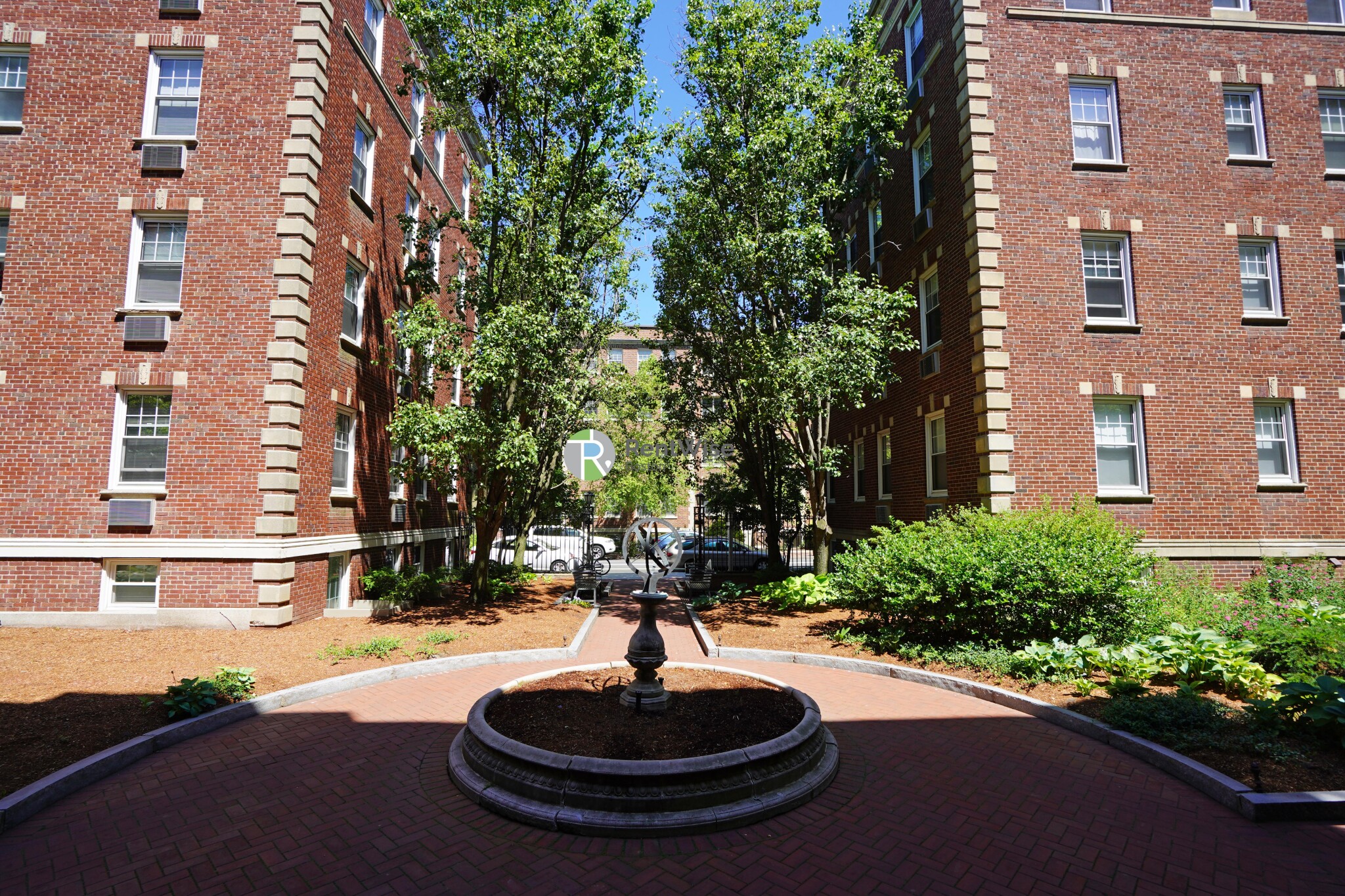 22 Chauncy St, Neighborhood Nine