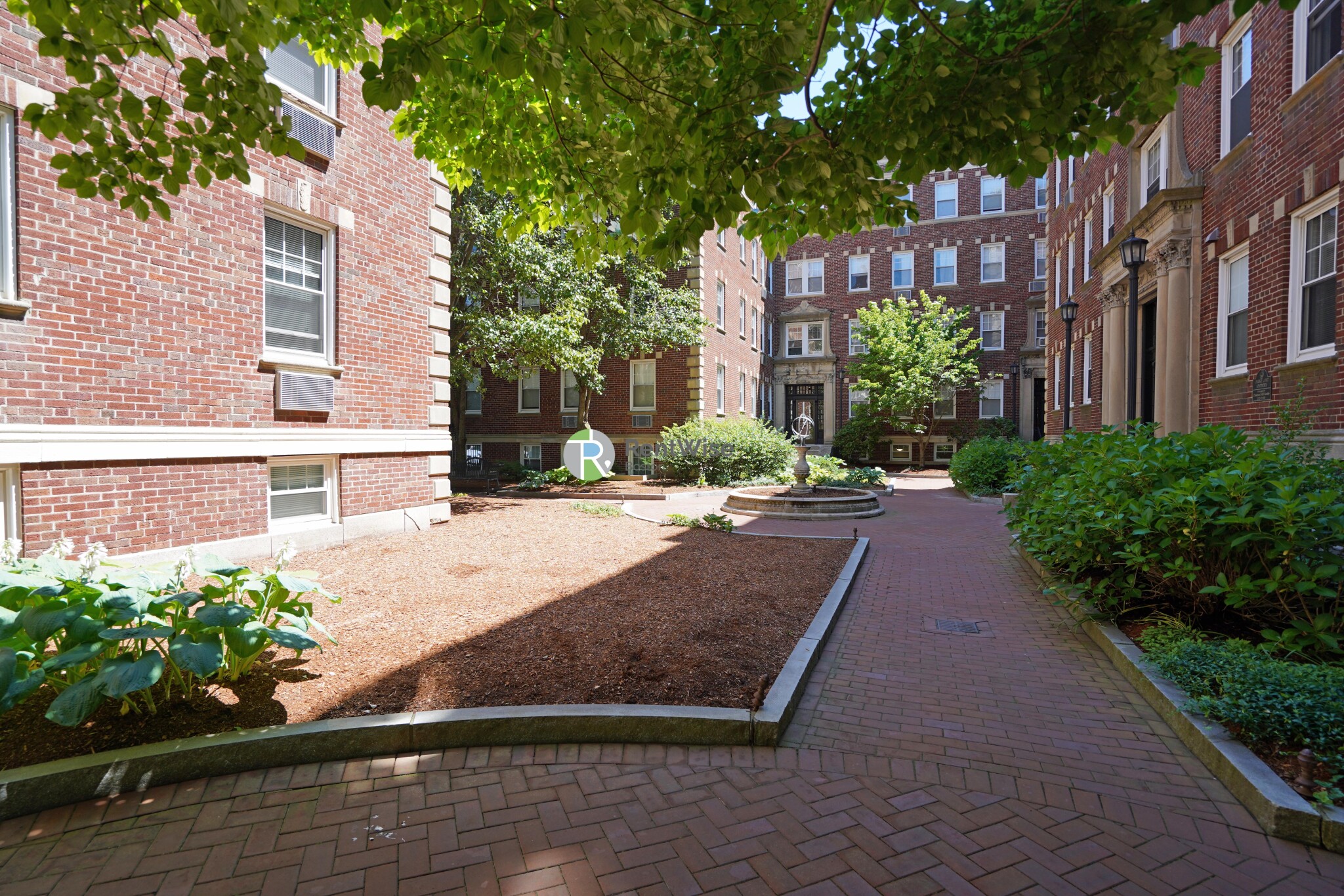 24 Chauncy St, Neighborhood Nine