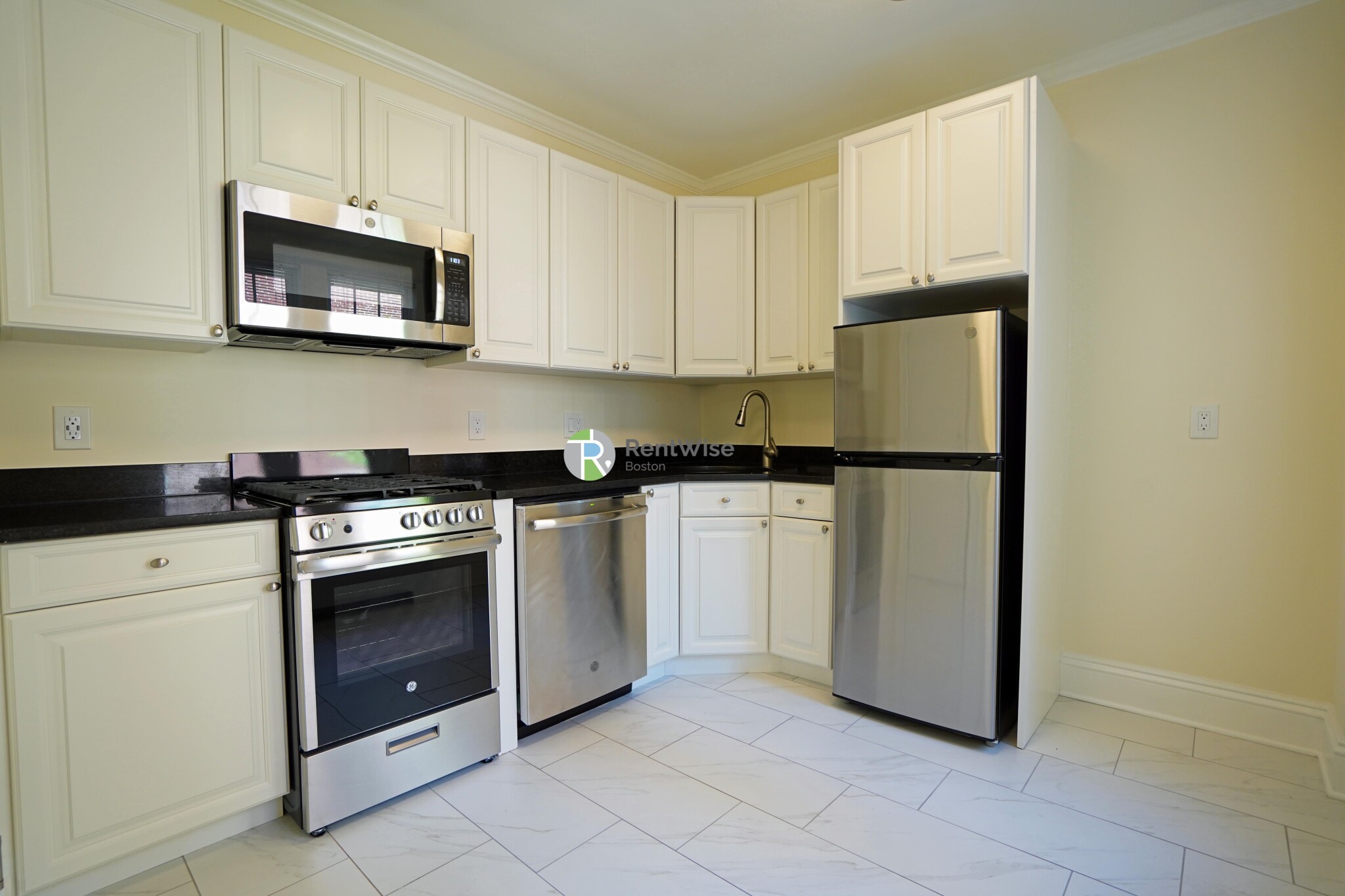 24 Chauncy St, Neighborhood Nine