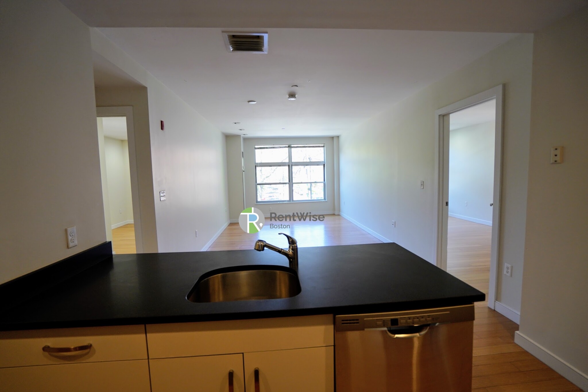 601 Albany St, South End