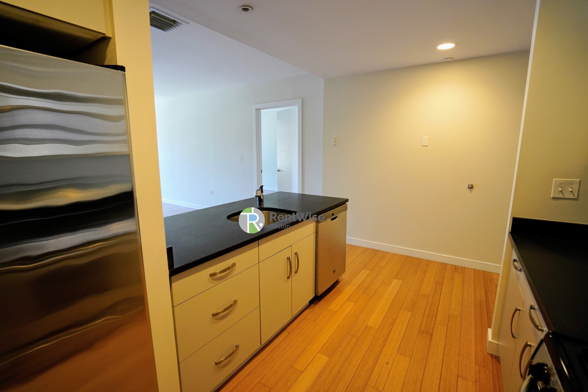 601 Albany St, South End