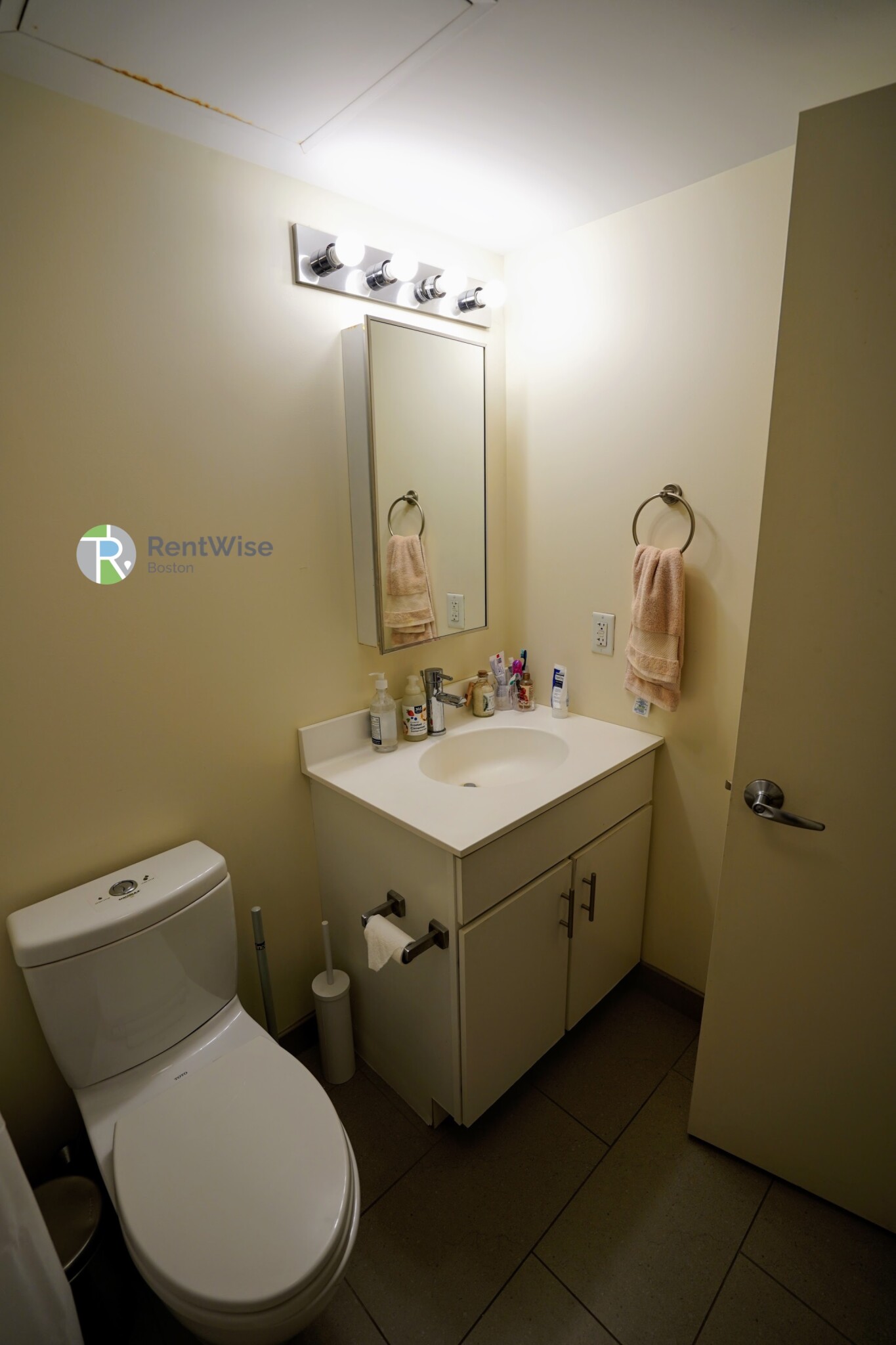 8 Winter St, Downtown