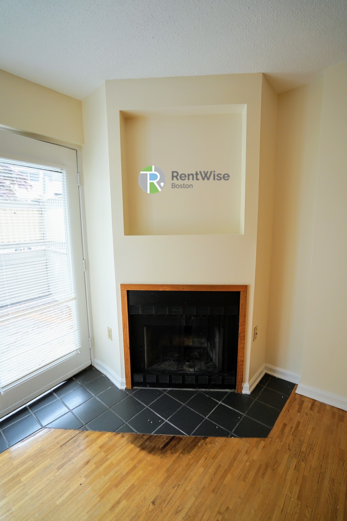 345 Franklin St, Riverside