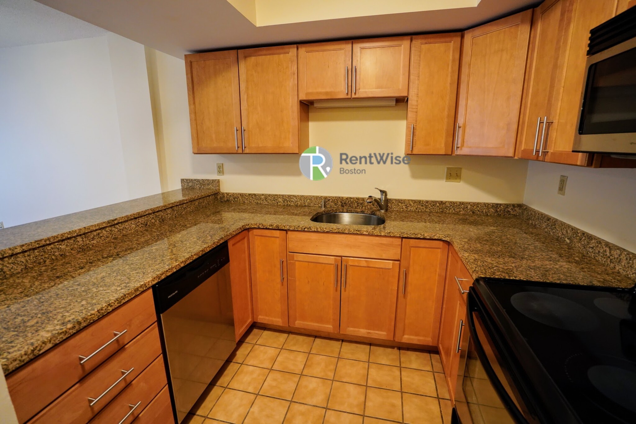 345 Franklin St, Riverside