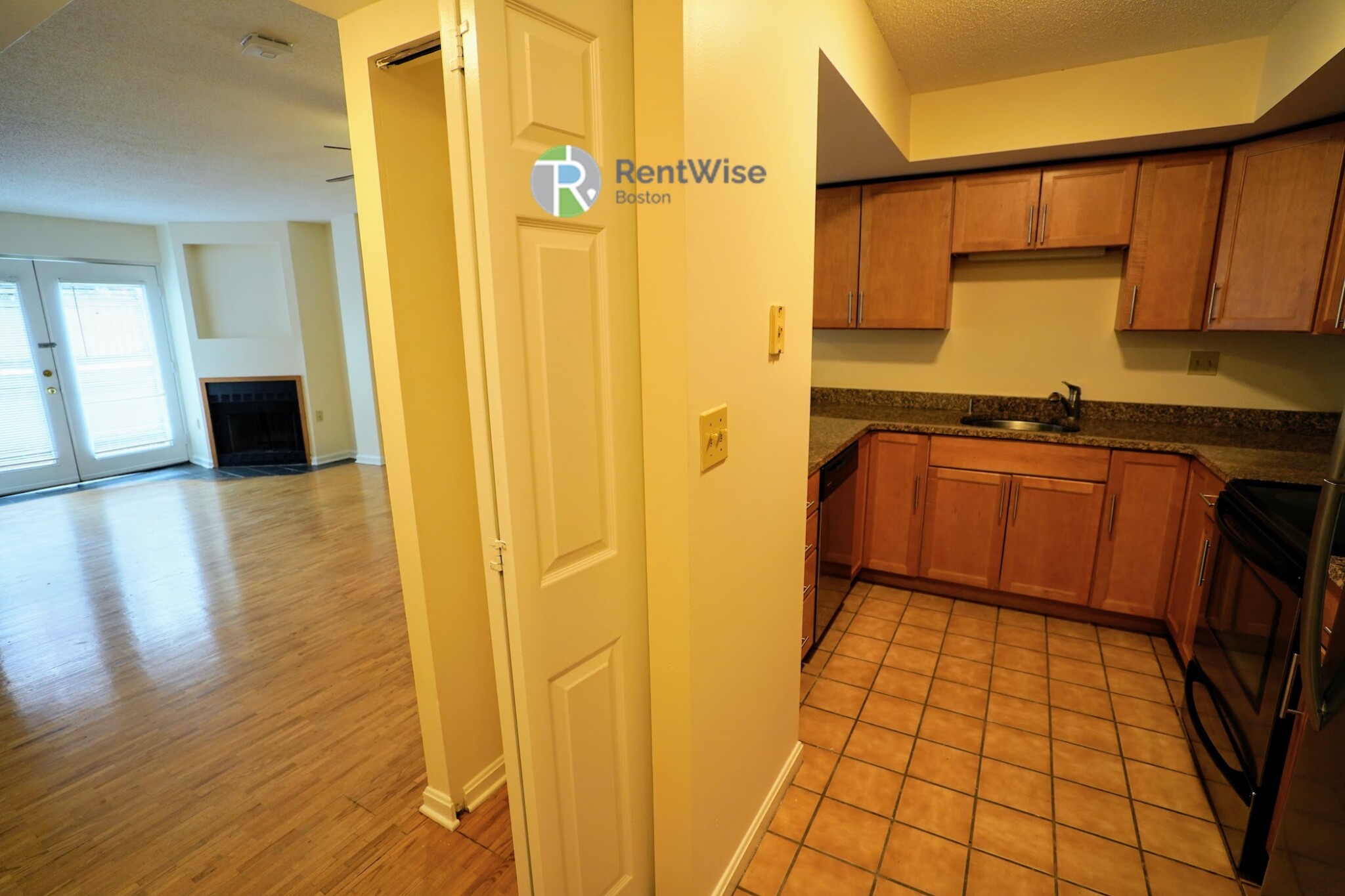 345 Franklin St, Riverside