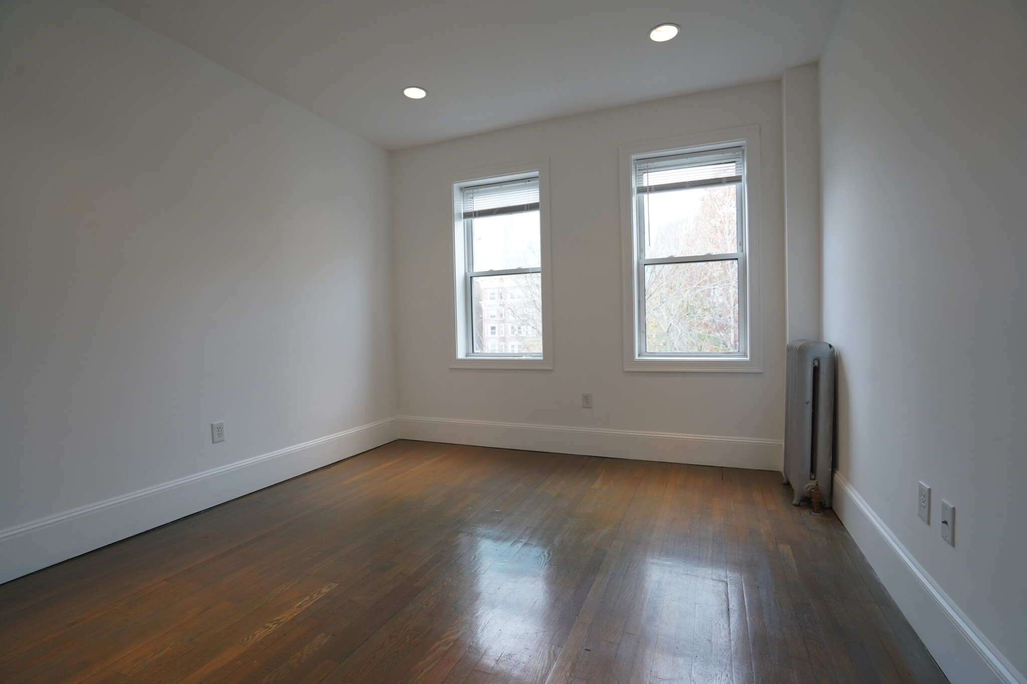 109 Queensberry St, Fenway