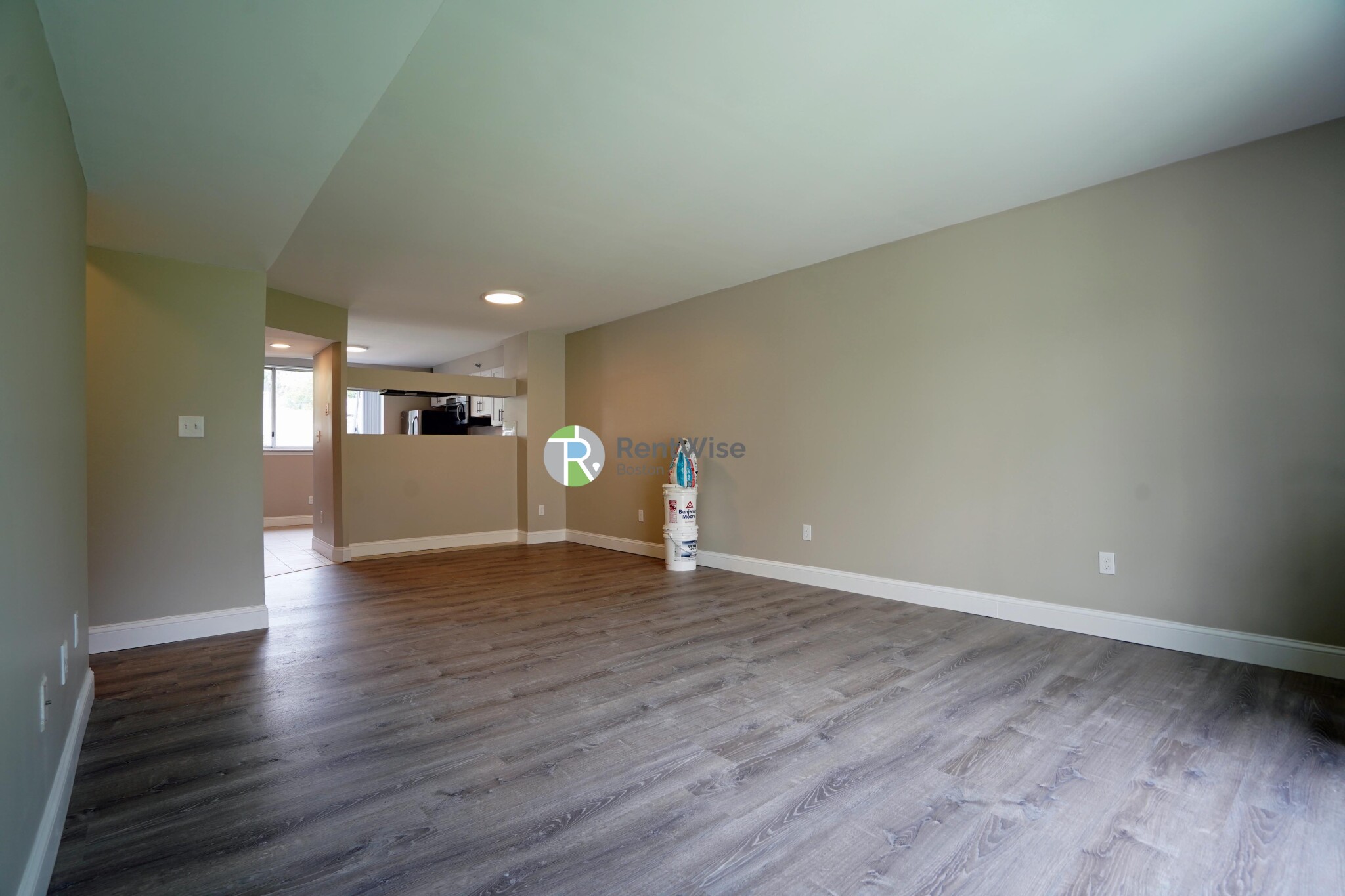 150 North Beacon St, Oak Square