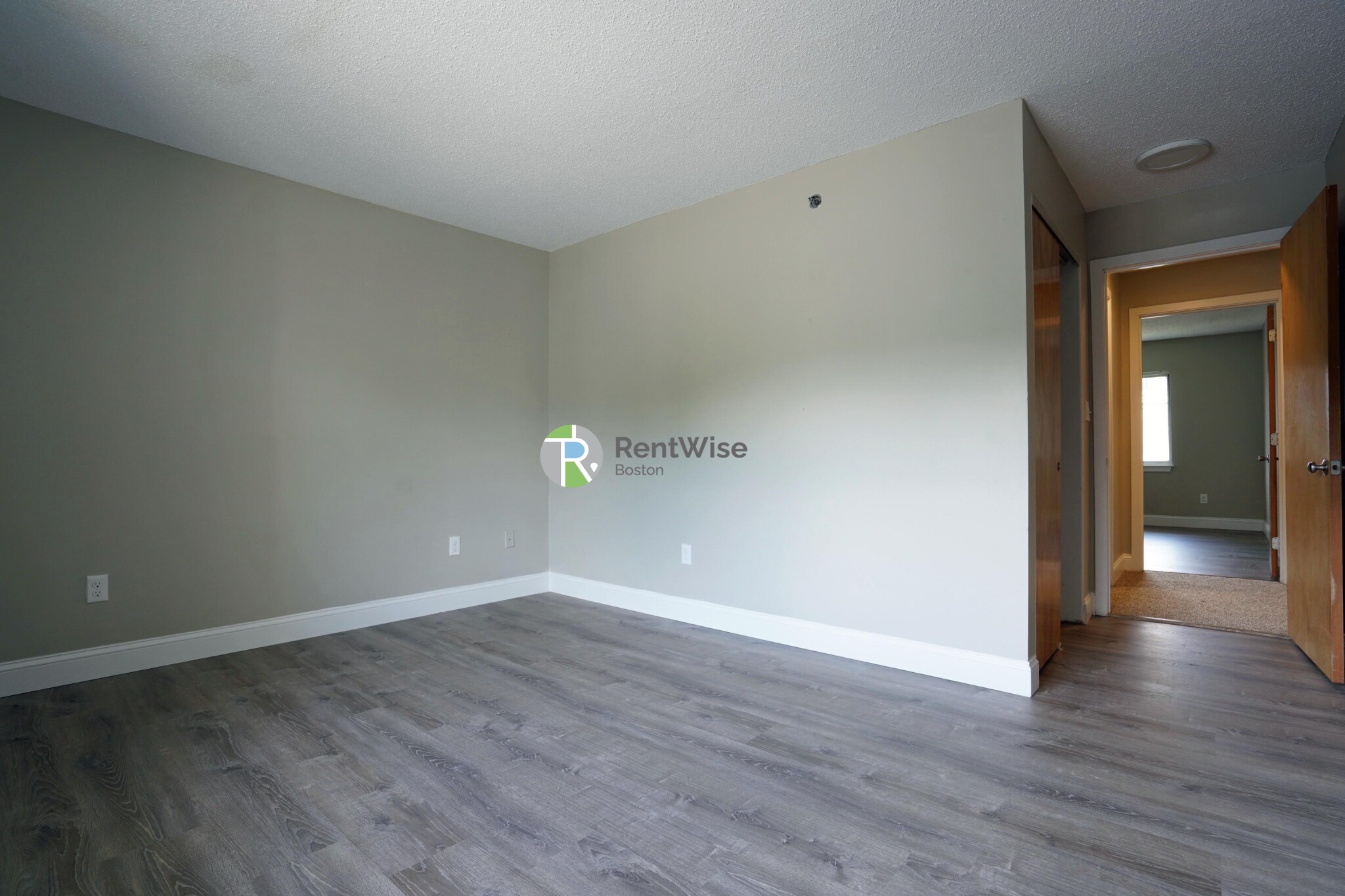 150 North Beacon St, Oak Square