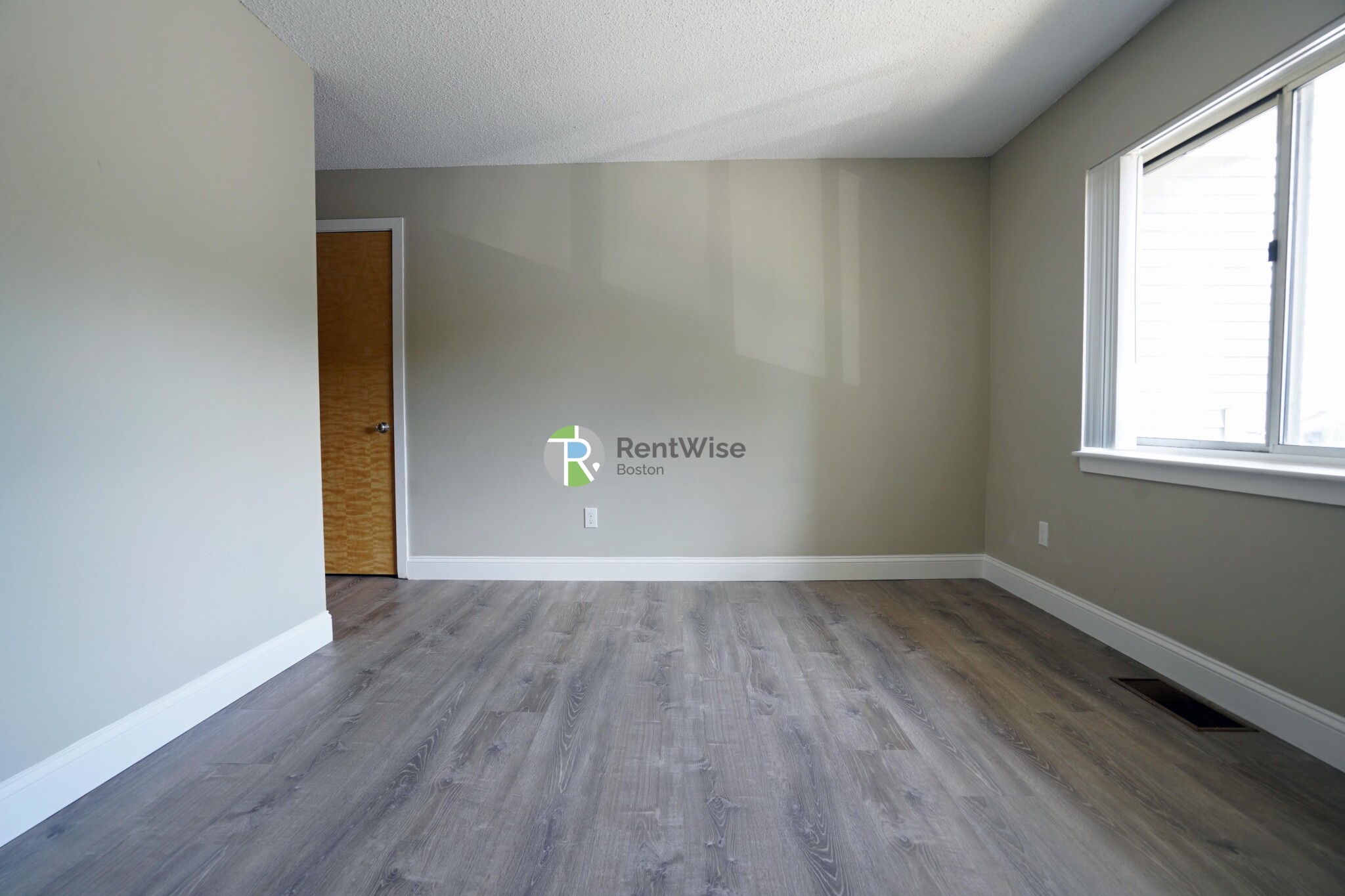 150 North Beacon St, Oak Square