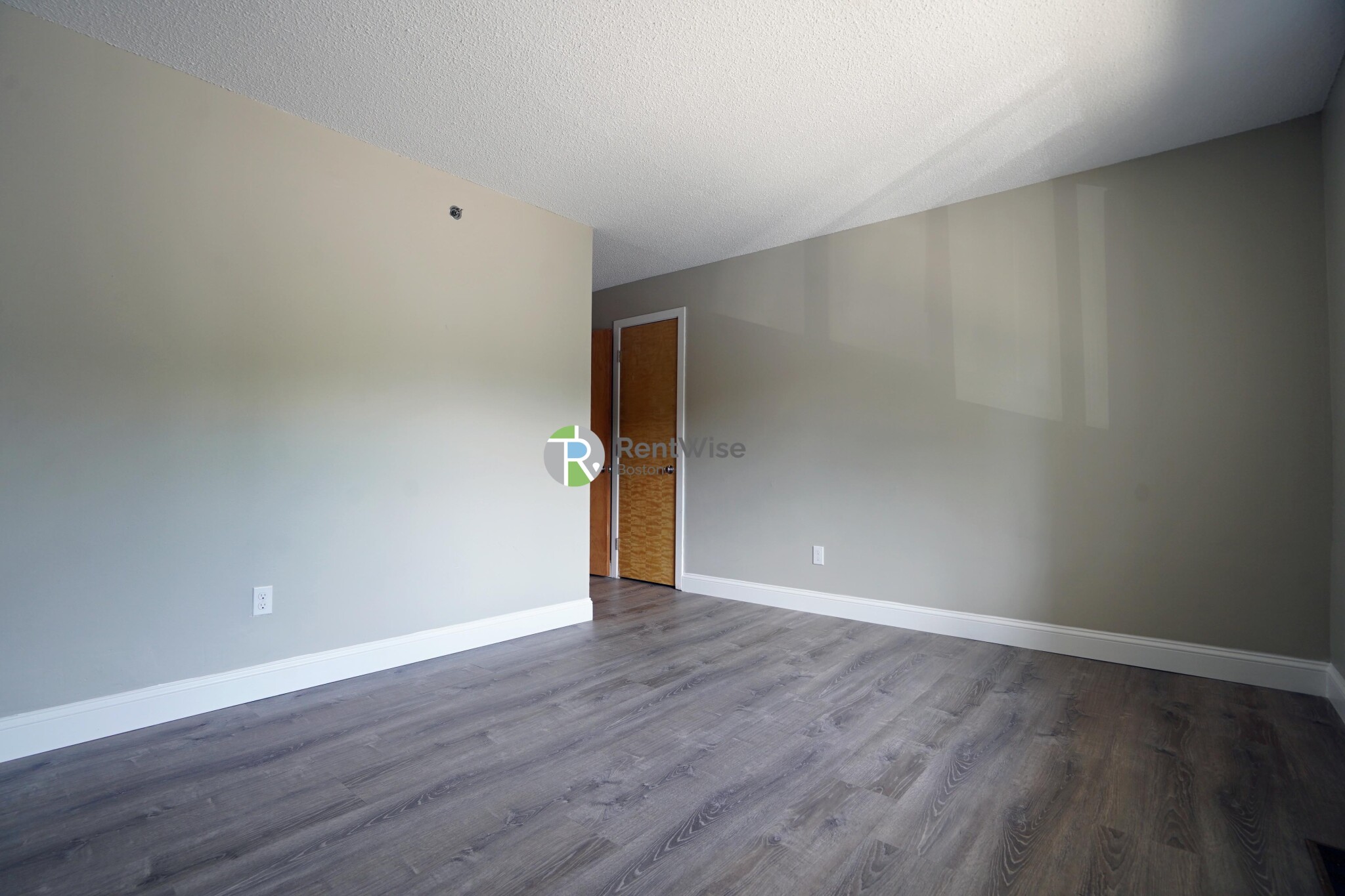 150 North Beacon St, Oak Square