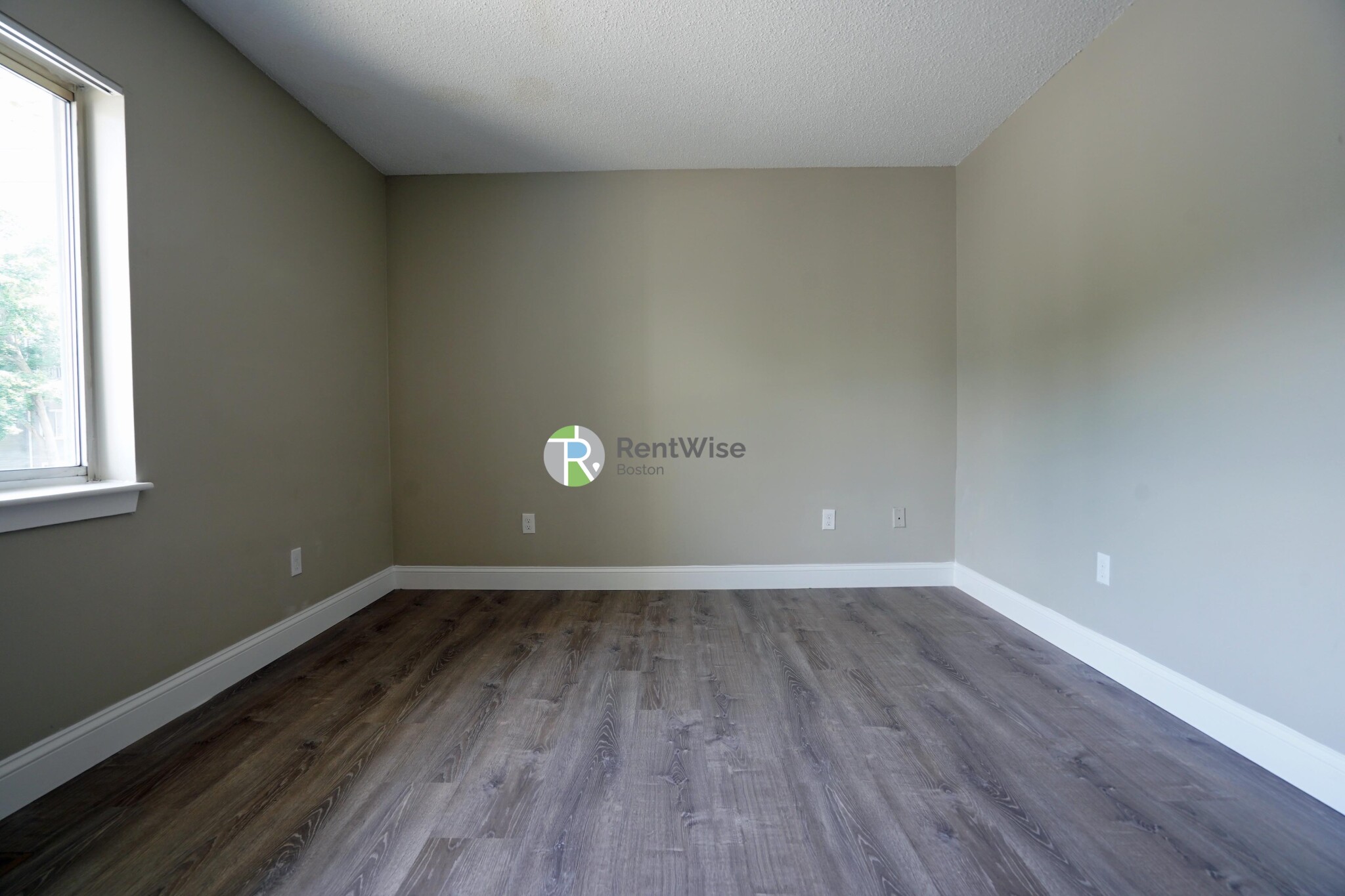 150 North Beacon St, Oak Square