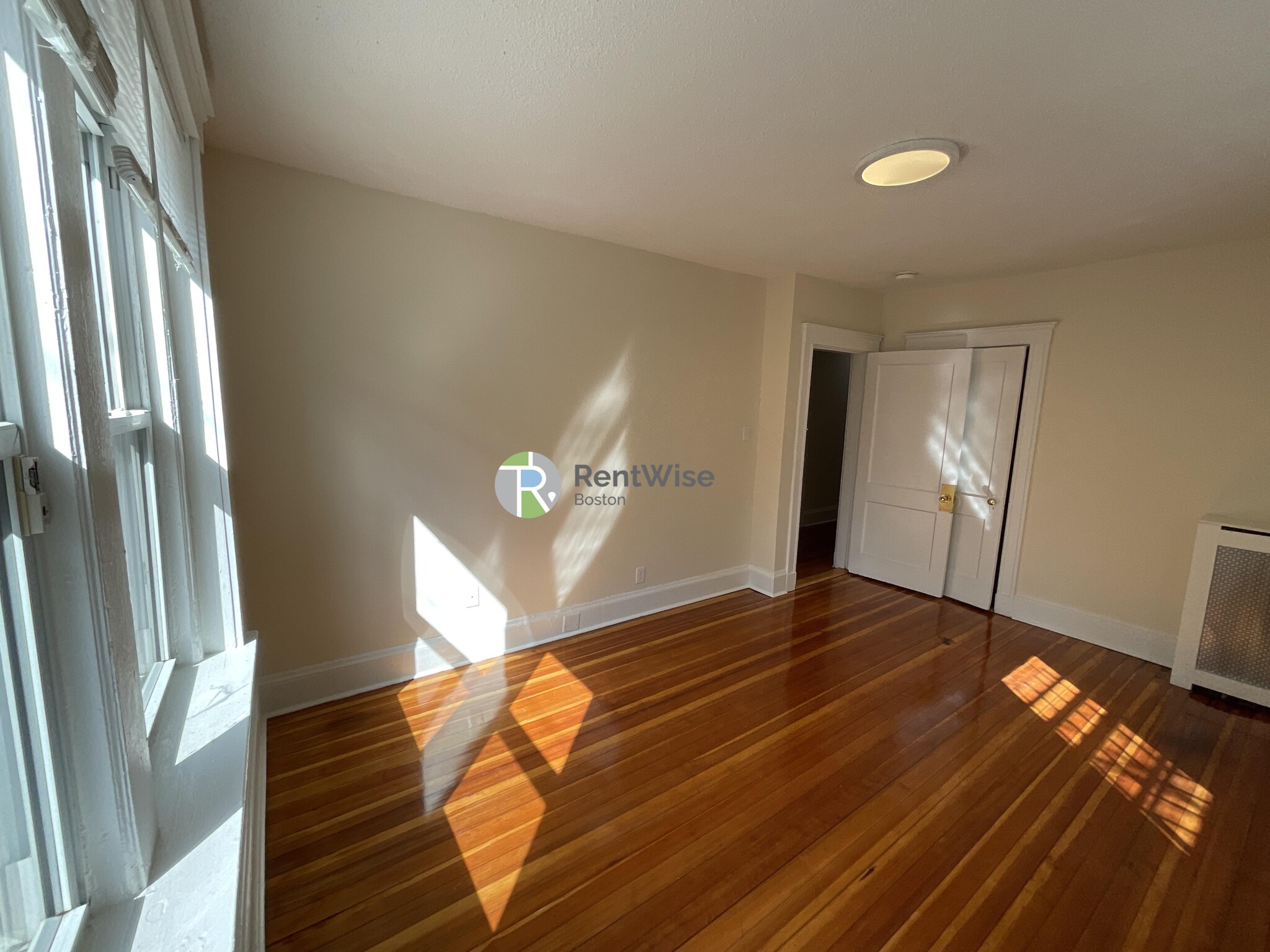 6 Barrows St, Allston