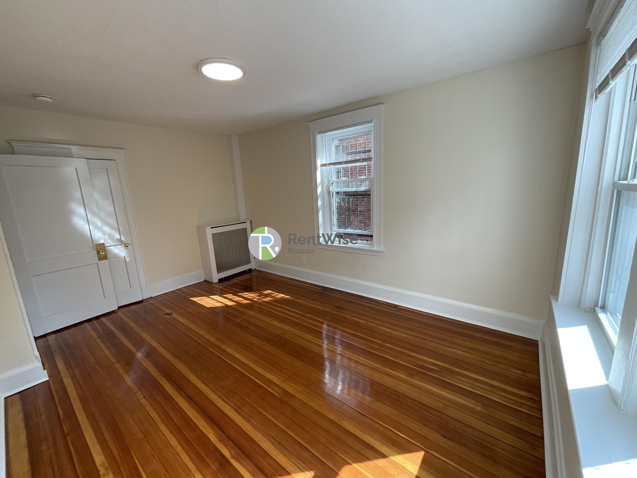 6 Barrows St, Allston
