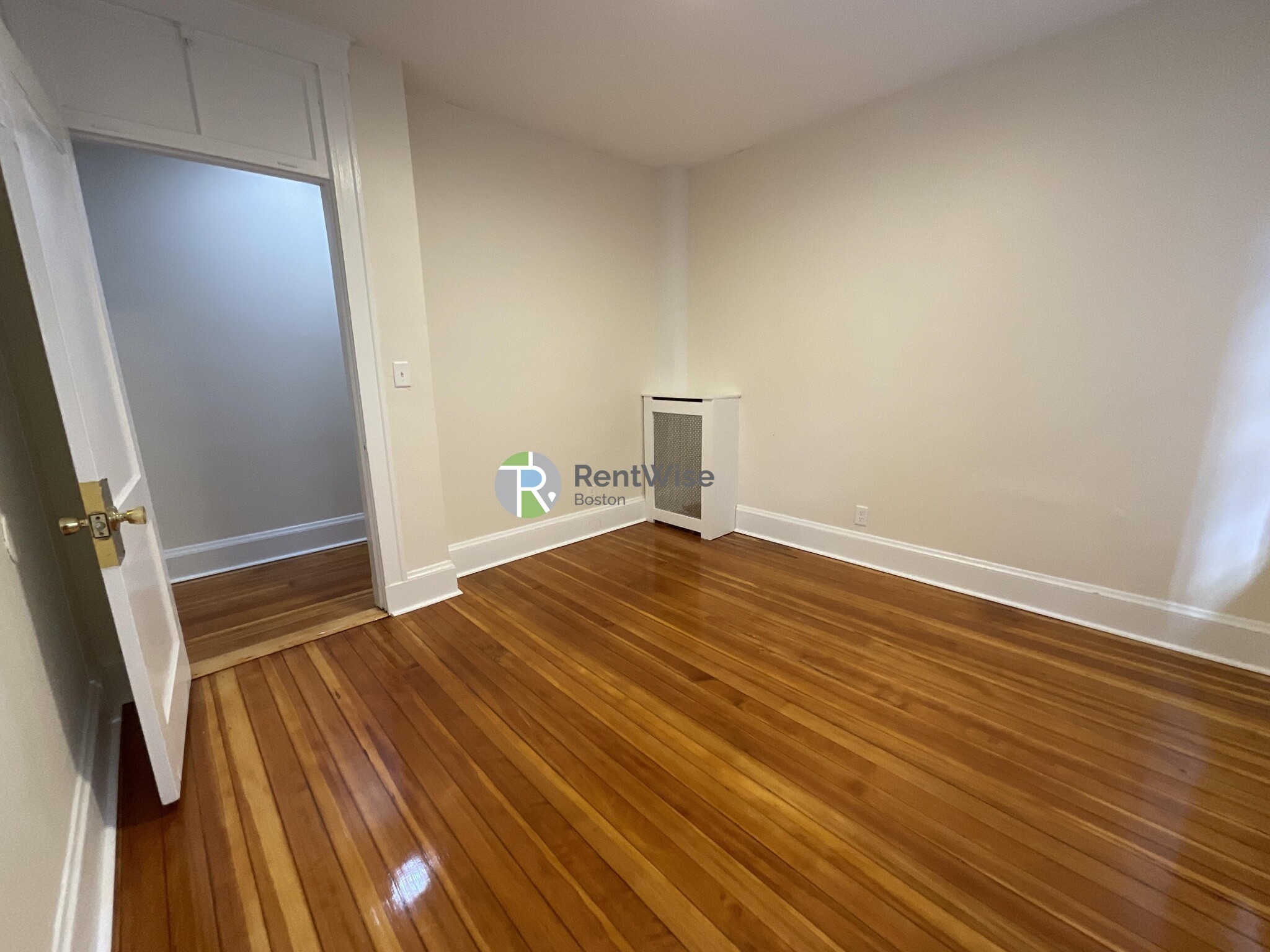 6 Barrows St, Allston