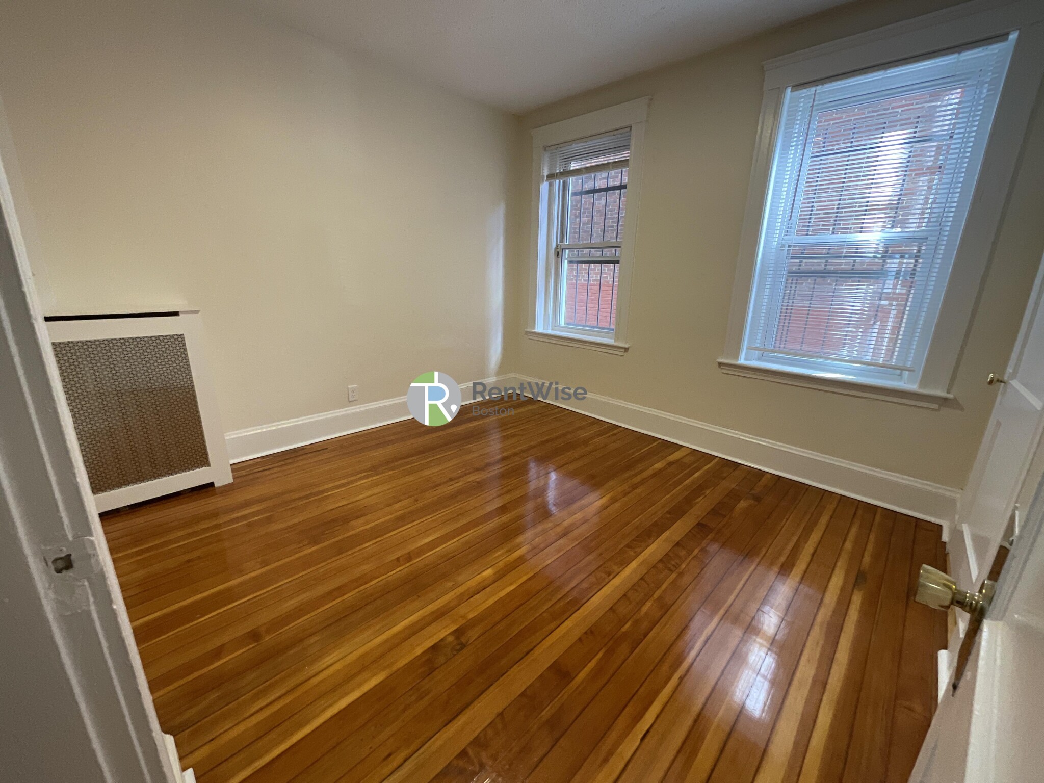 6 Barrows St, Allston