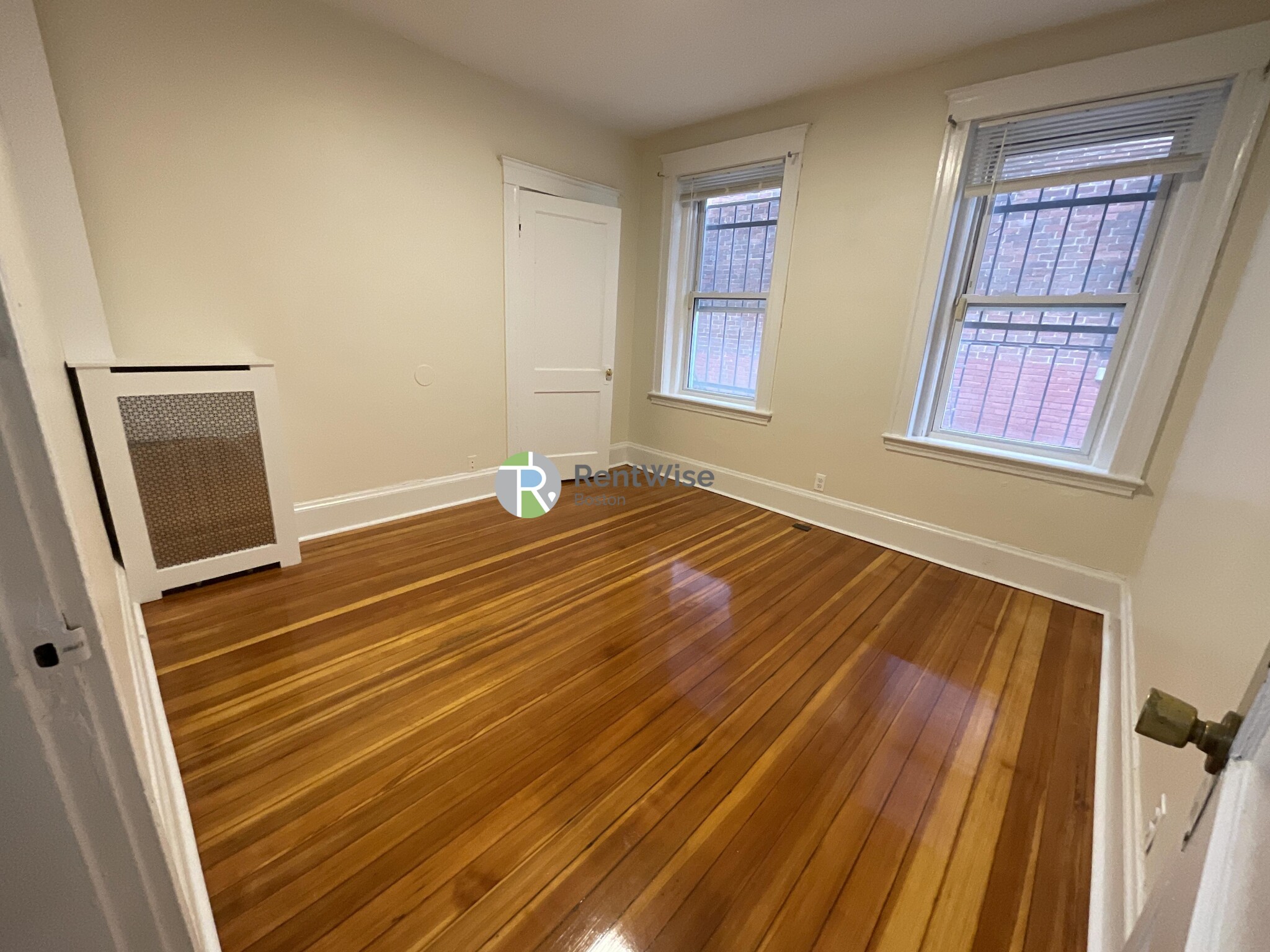 6 Barrows St, Allston