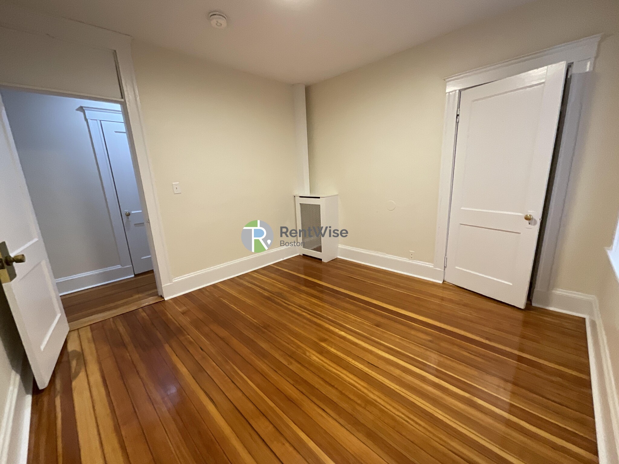 6 Barrows St, Allston