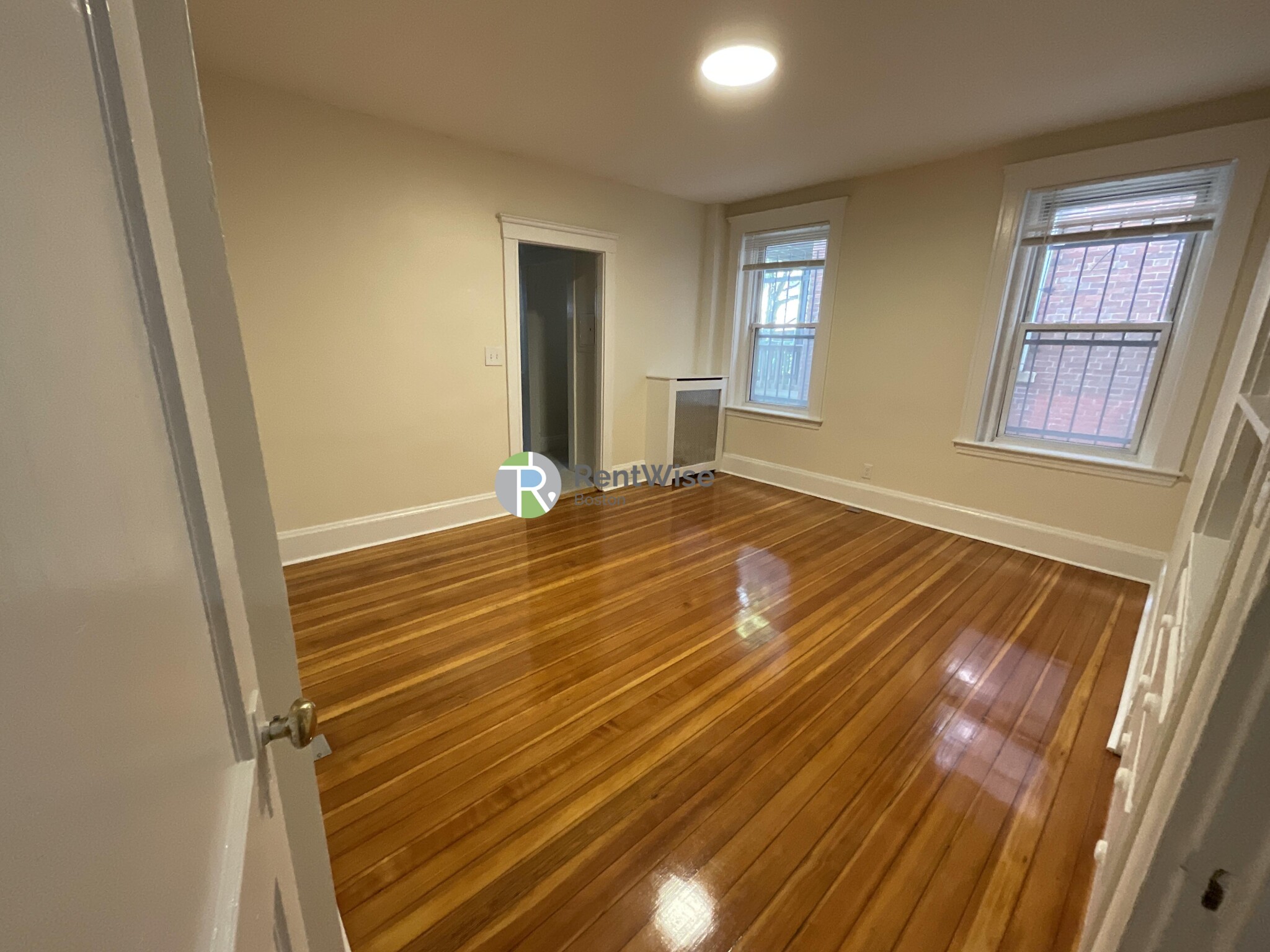 6 Barrows St, Allston