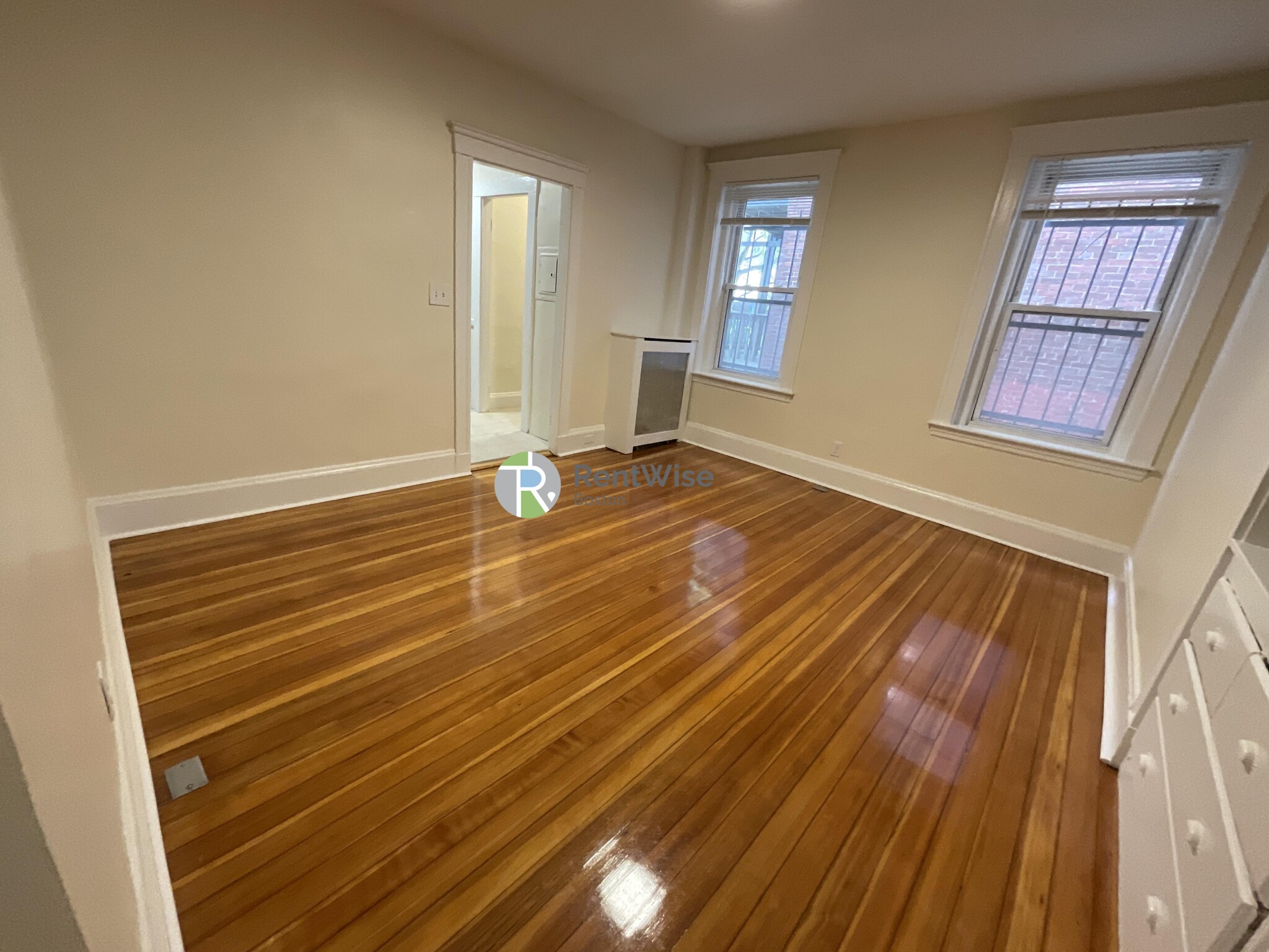 6 Barrows St, Allston